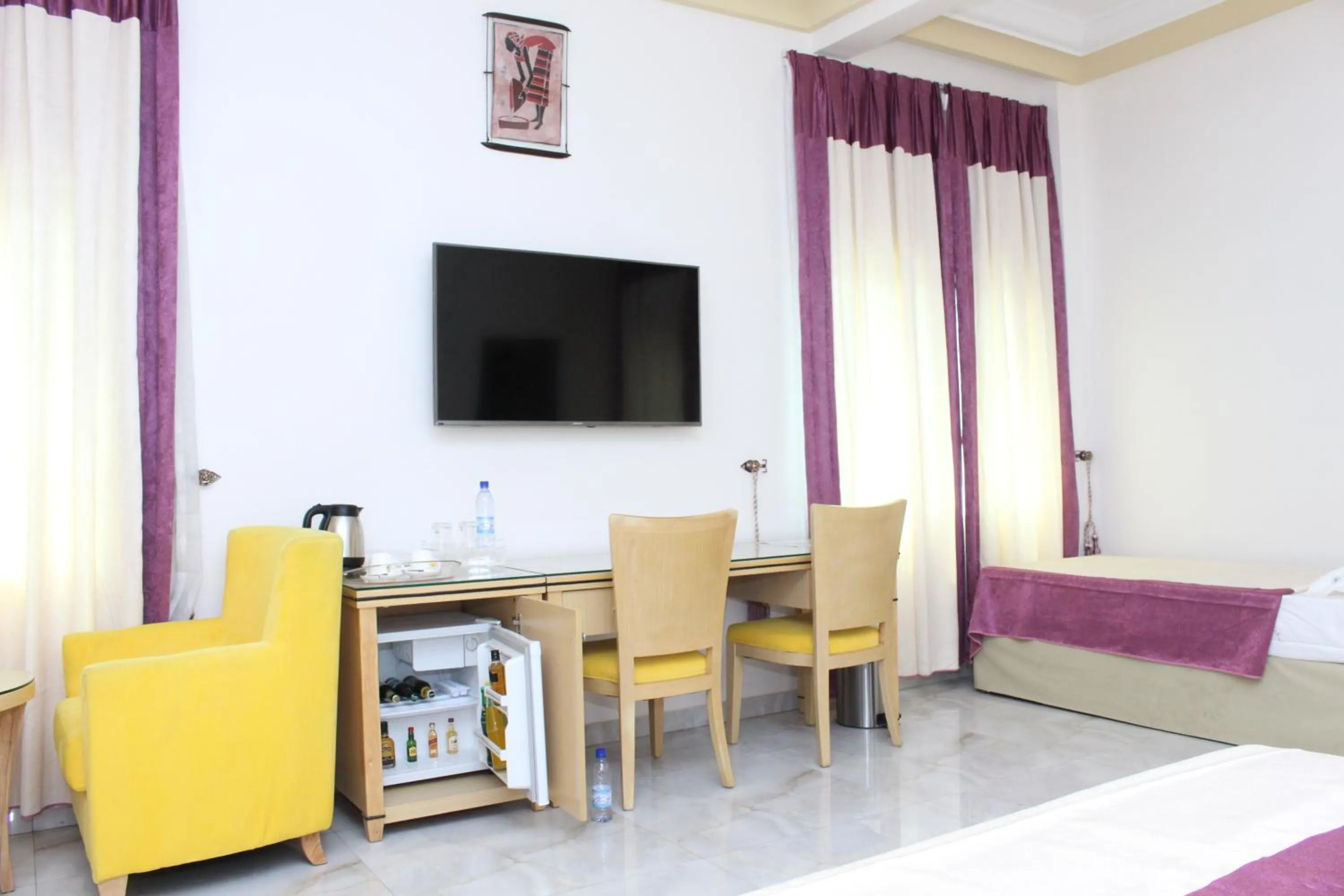 Bedroom, Bed in Paradisia Hotel