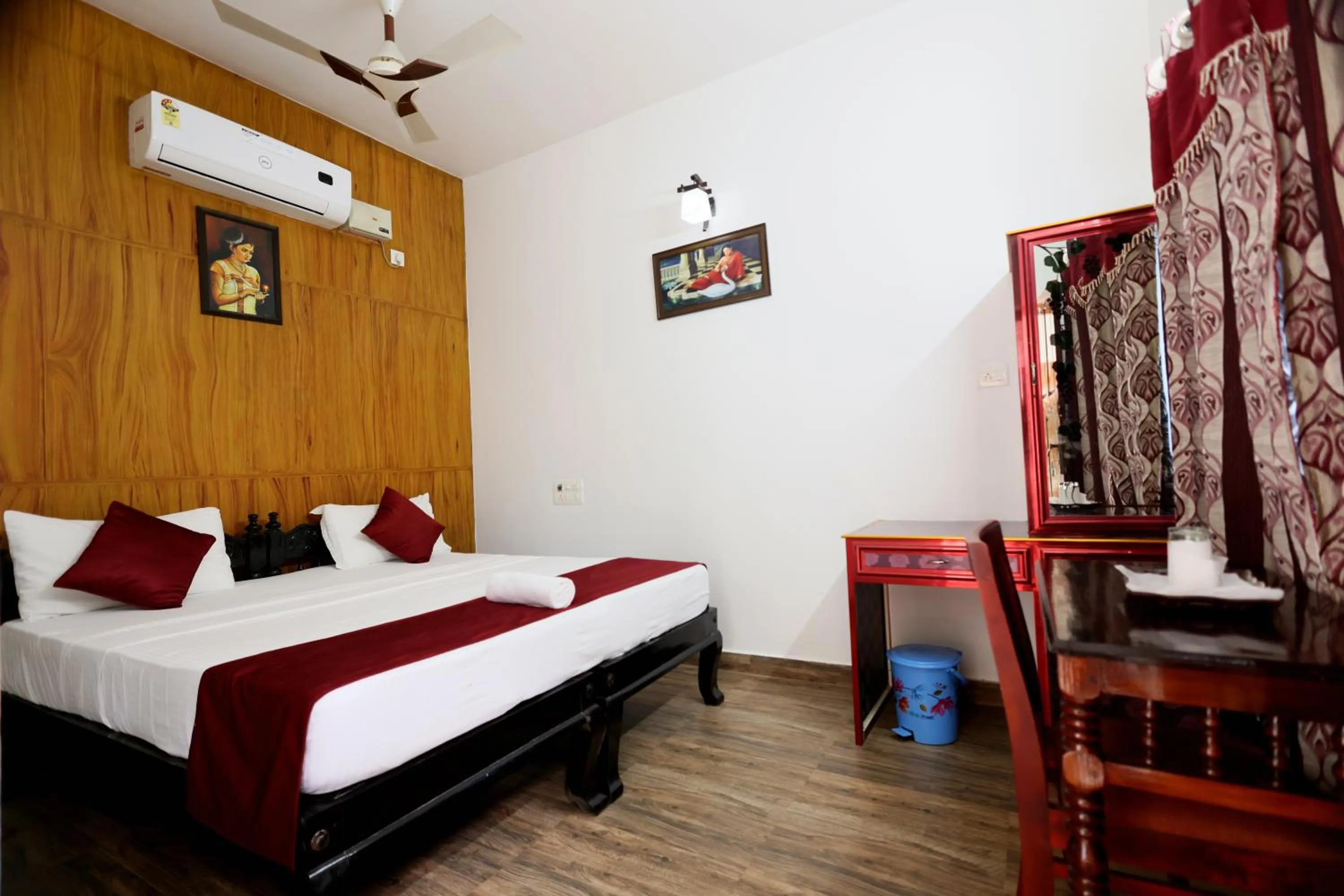 Bed in Ideal Ayurvedic Resort Kovalam