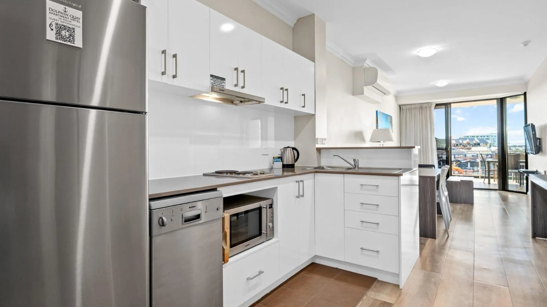 Kitchen or kitchenette in Dolphin Quay Apartments