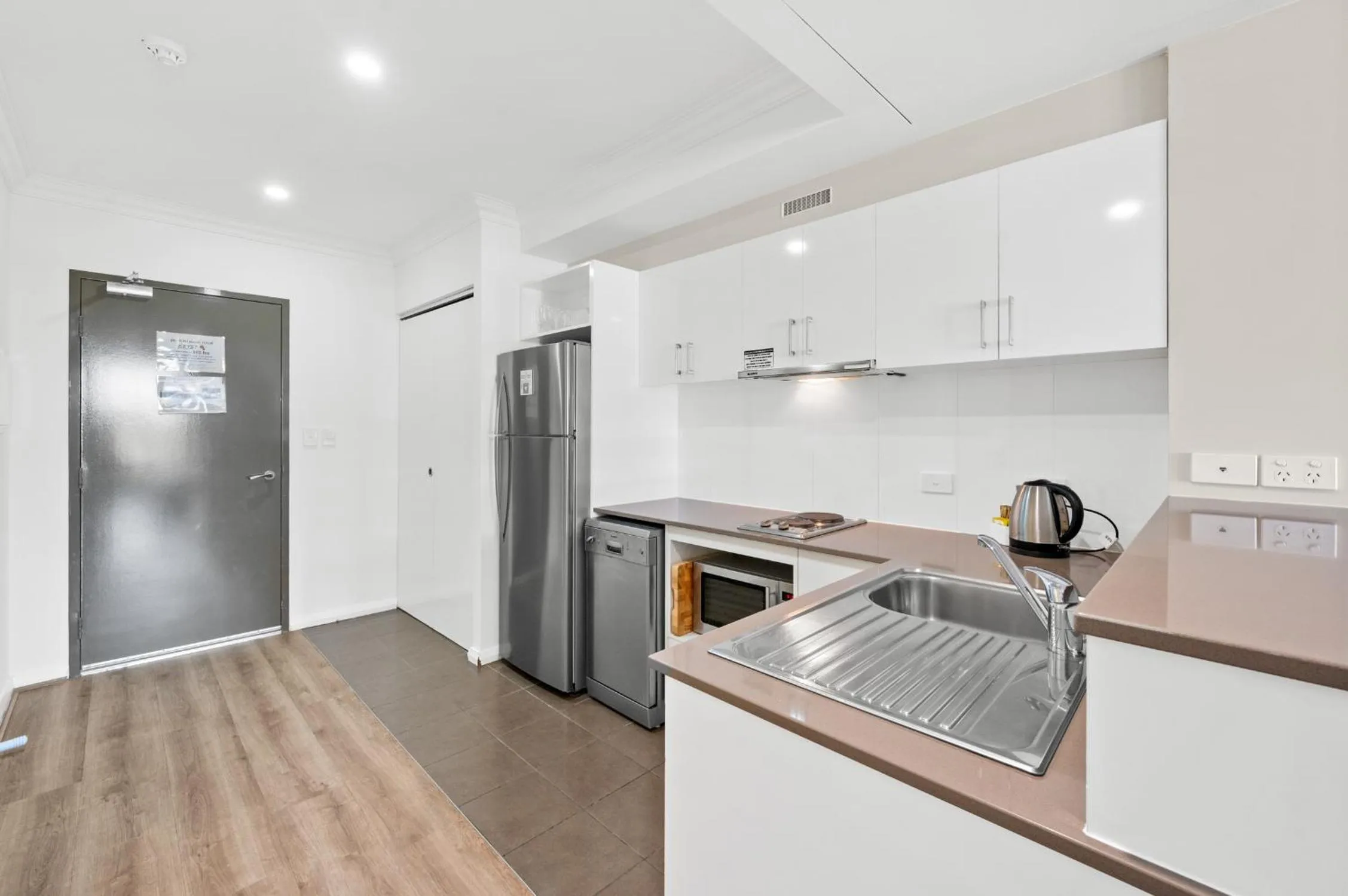 Kitchen or kitchenette in Dolphin Quay Apartments