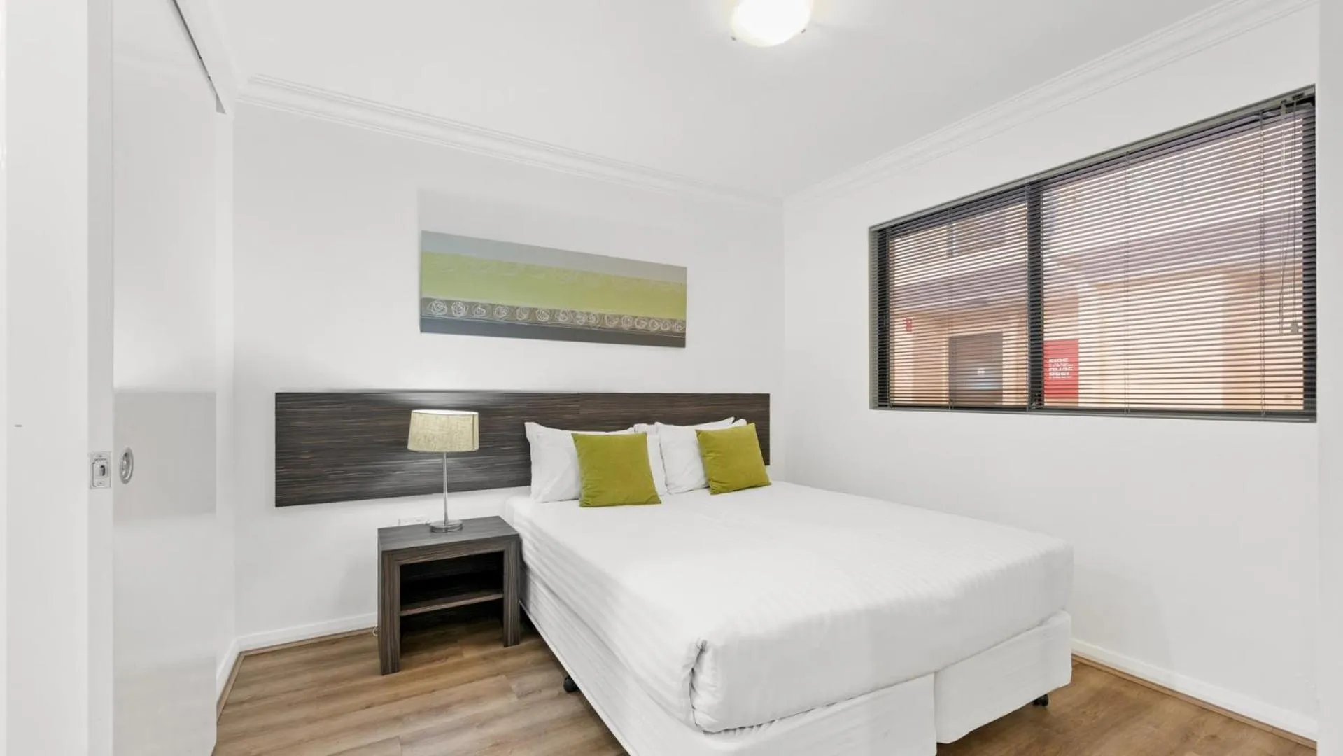 Bedroom, Bed in Dolphin Quay Apartments