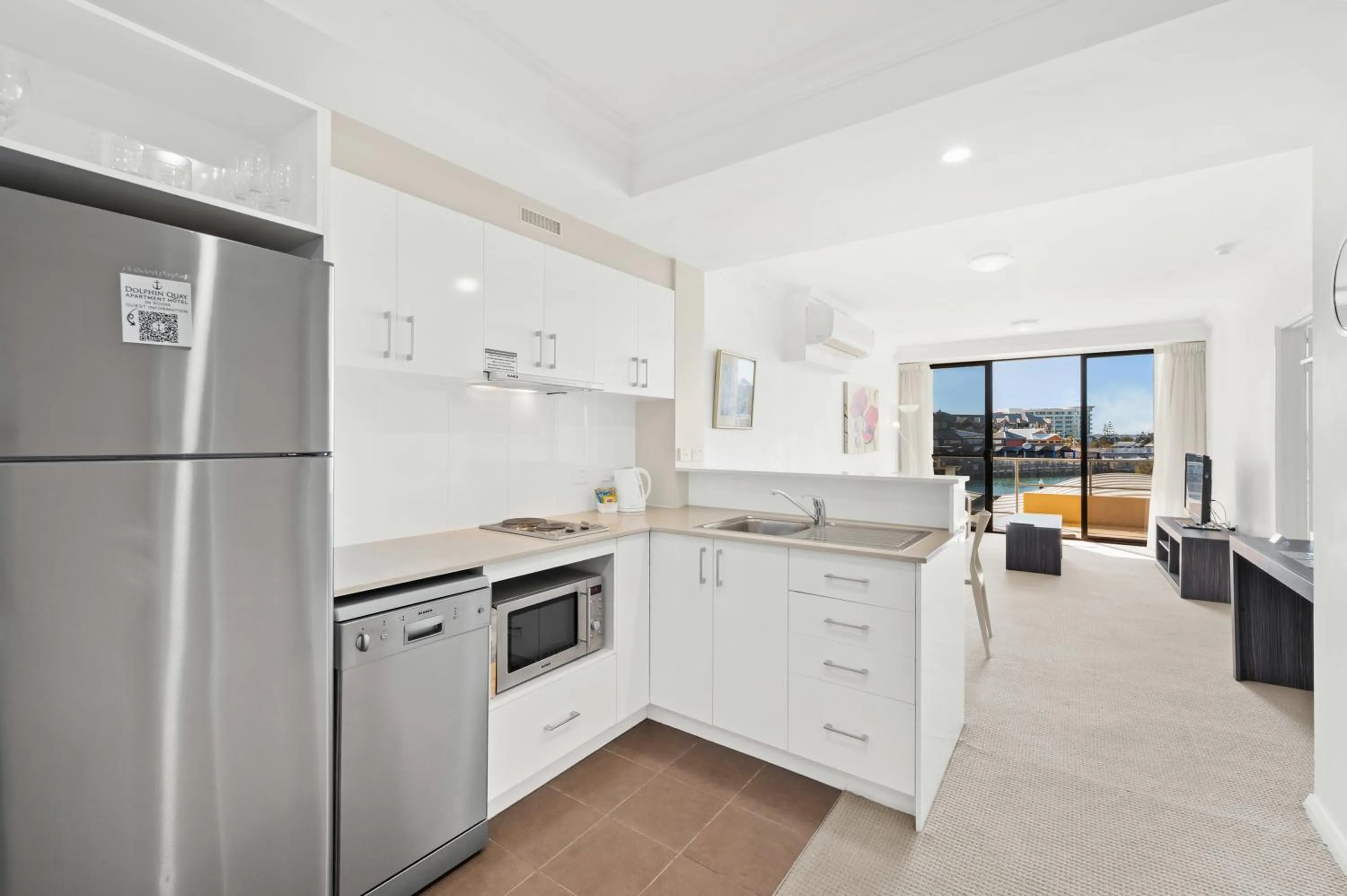 Kitchen or kitchenette in Dolphin Quay Apartments