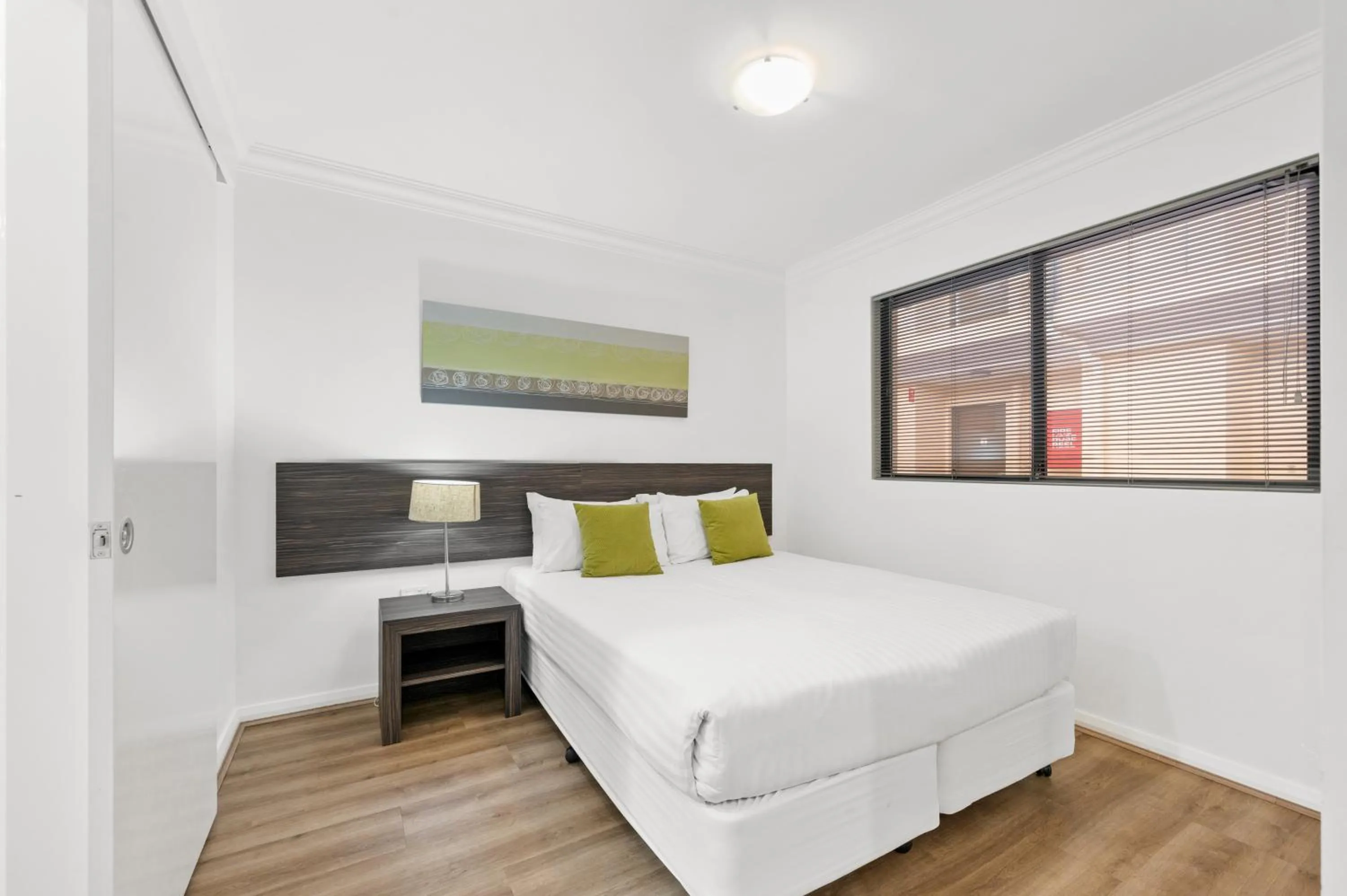 Bedroom, Bed in Dolphin Quay Apartments