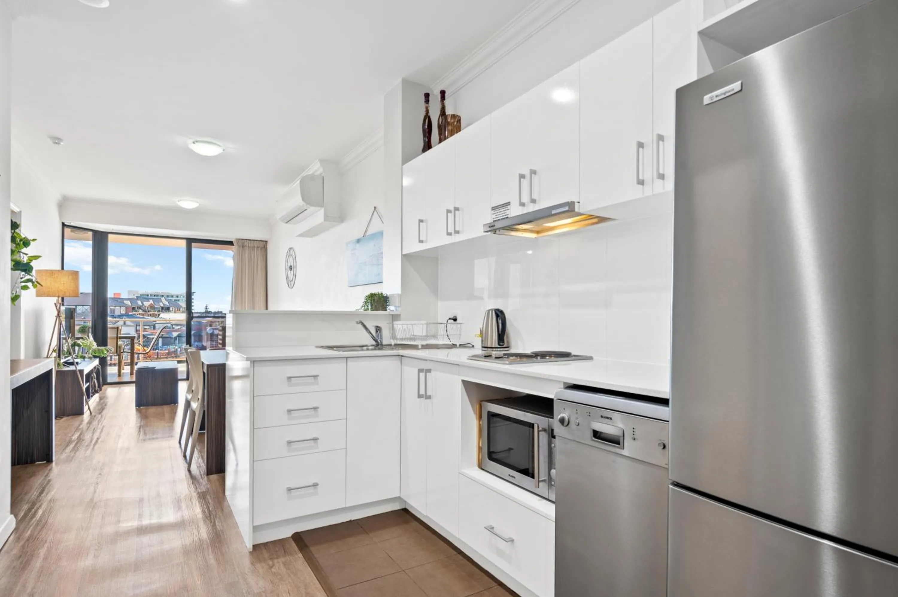 Kitchen or kitchenette in Dolphin Quay Apartments