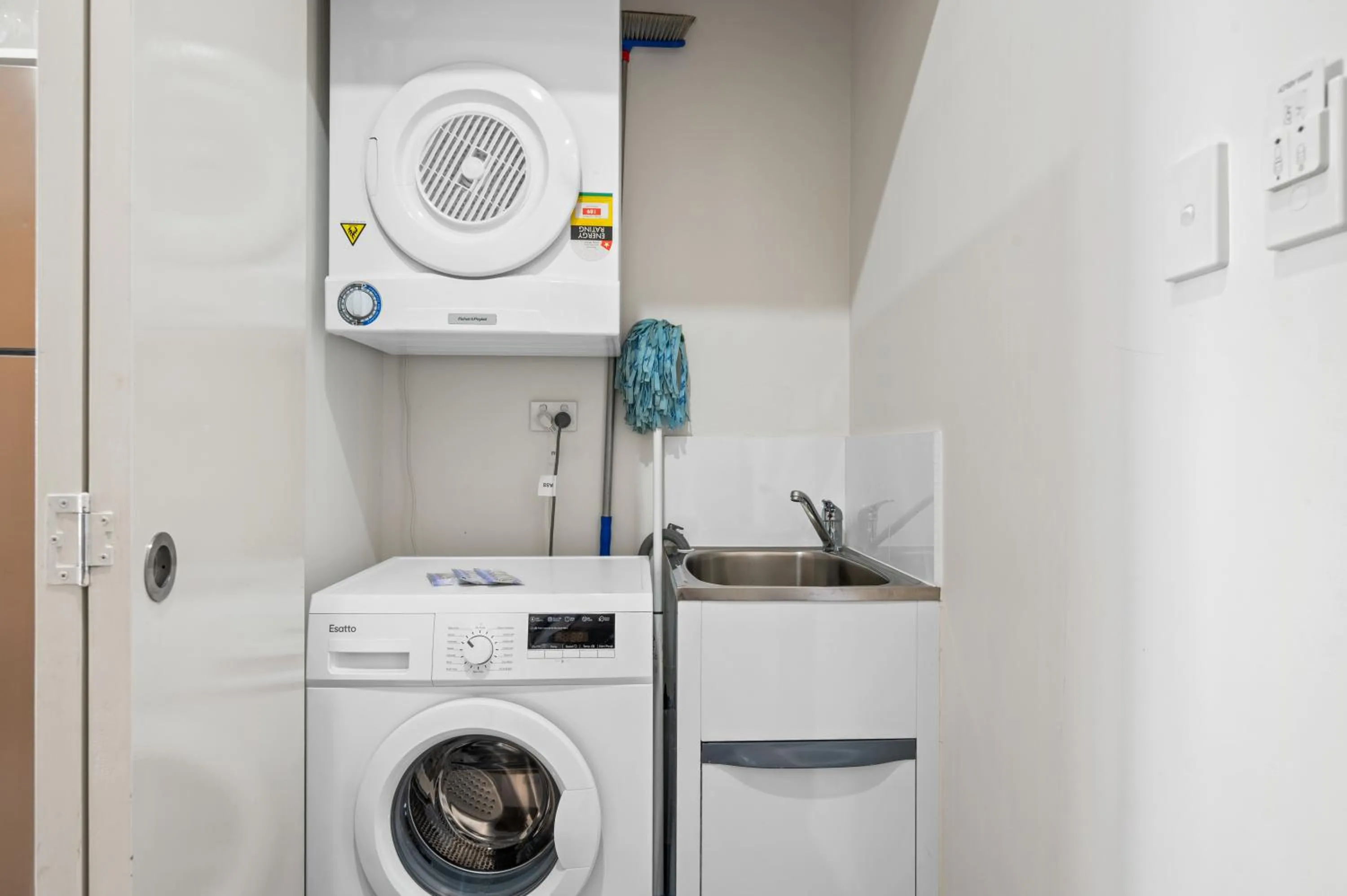 washing machine in Dolphin Quay Apartments