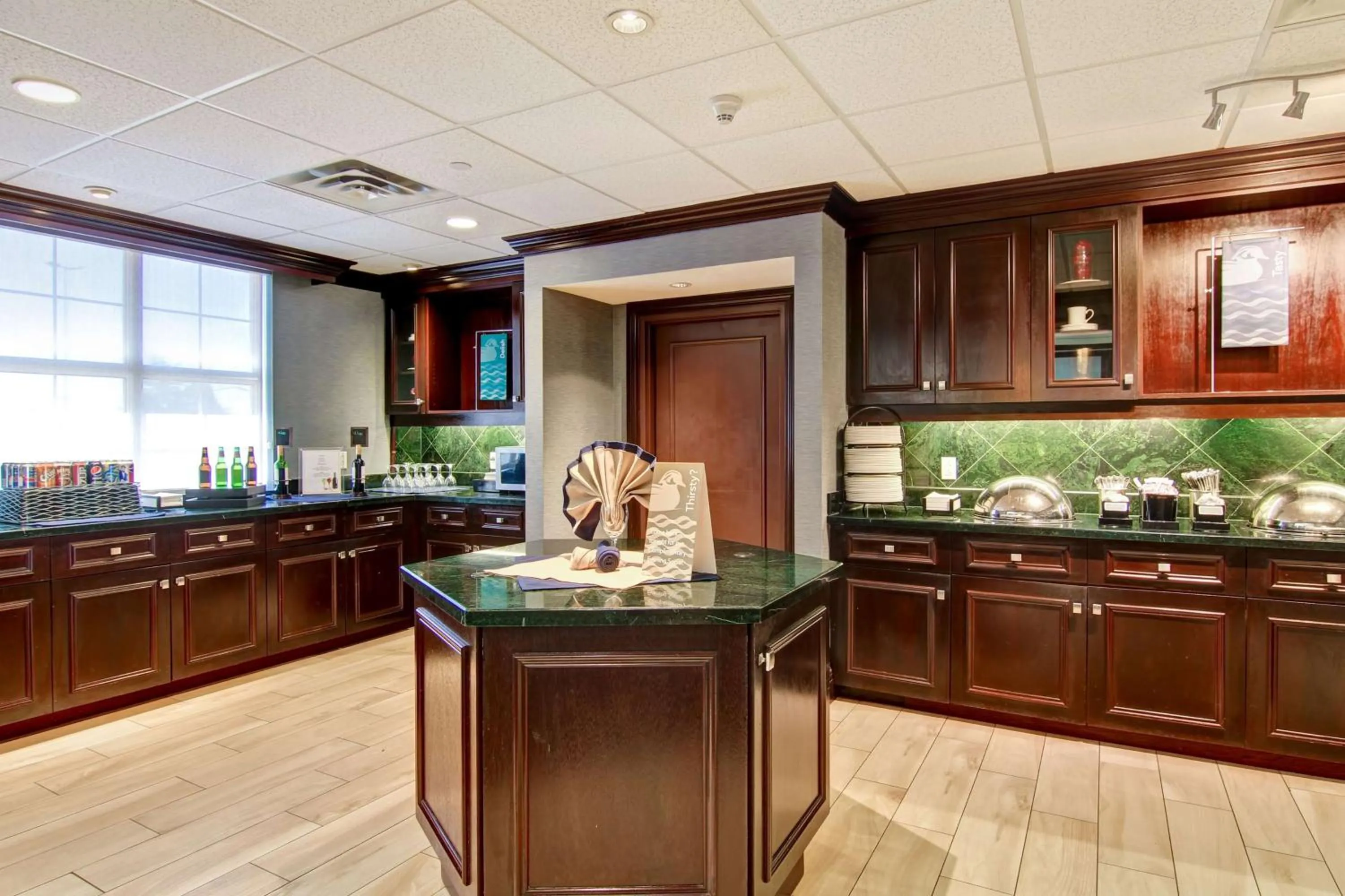 Restaurant/places to eat in Homewood Suites by Hilton Toronto Mississauga