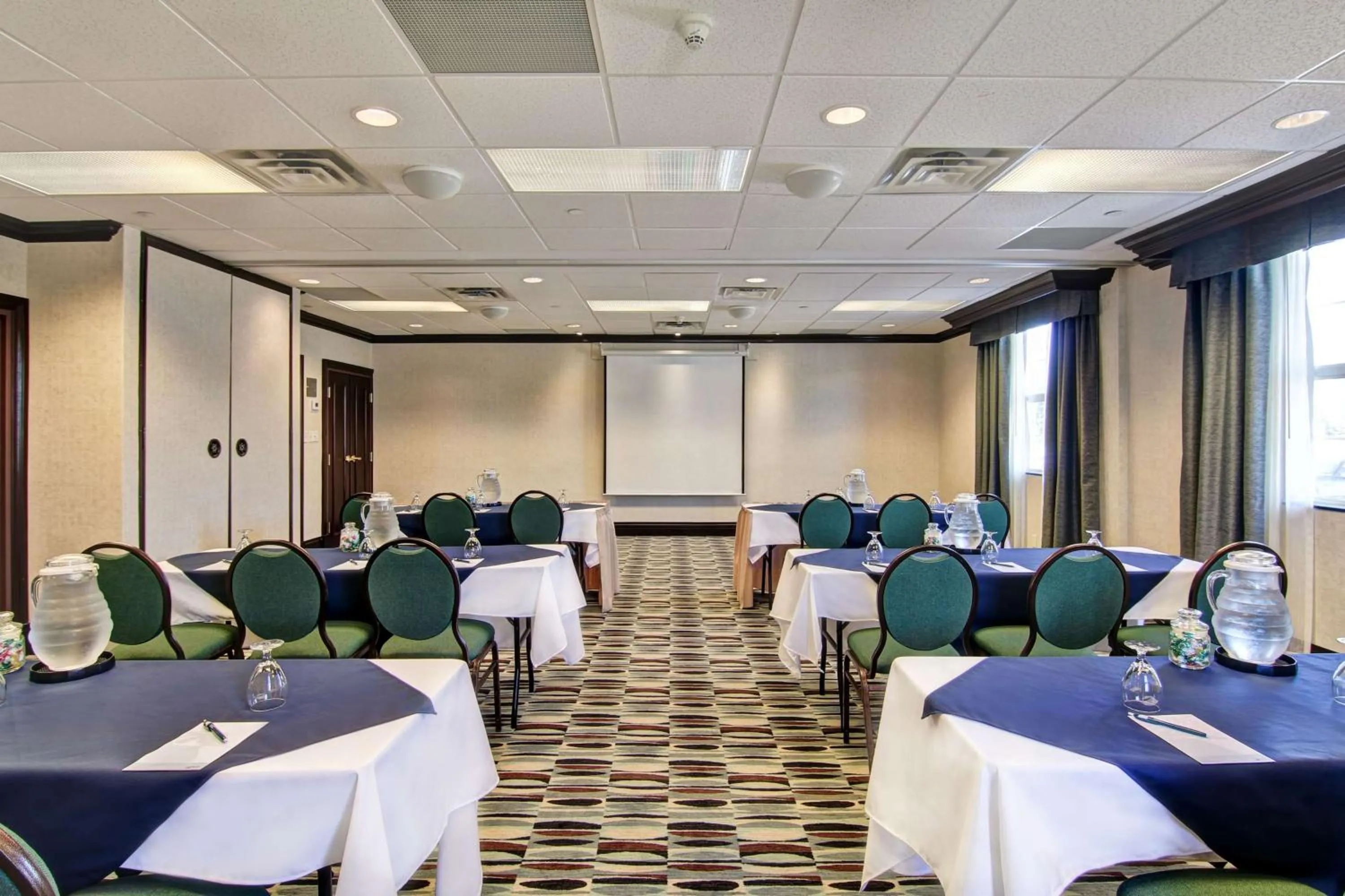 Meeting/conference room in Homewood Suites by Hilton Toronto Mississauga