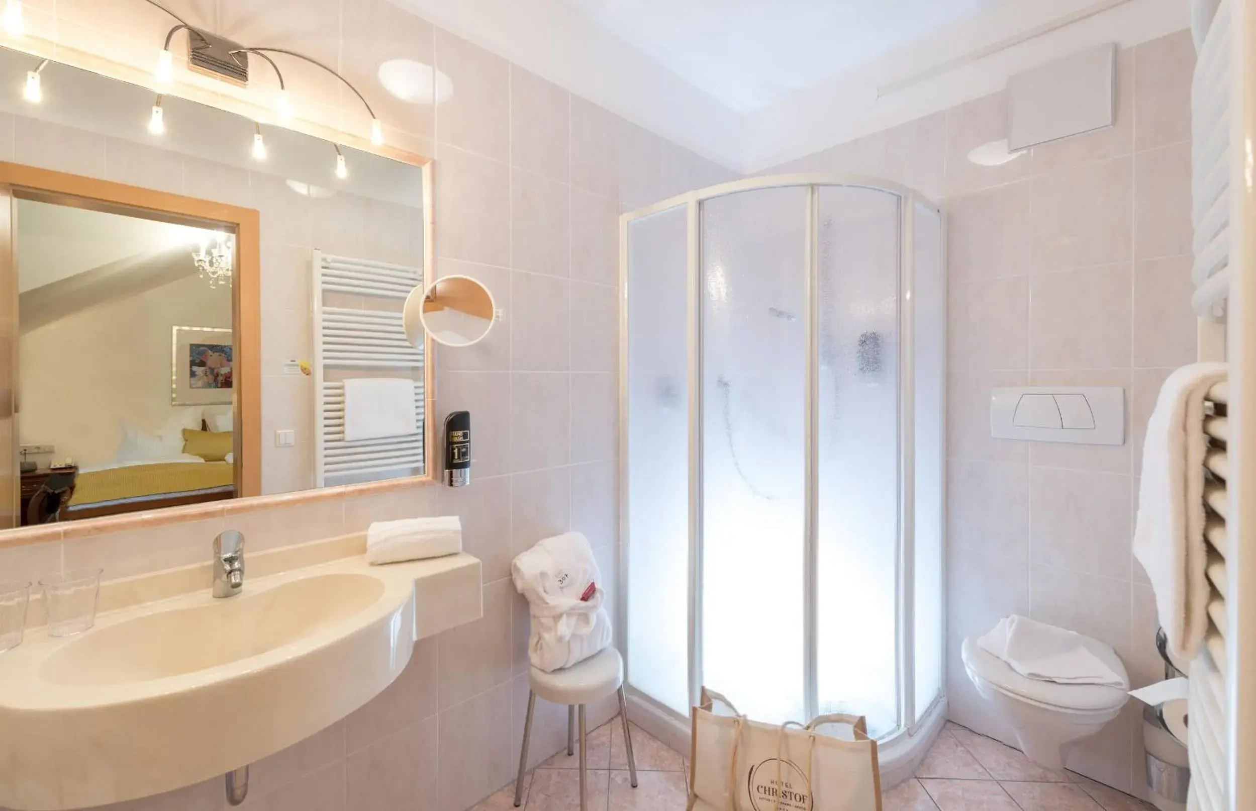 Large Single Room in Hotel Christof Large Single Room in Hotel Christof