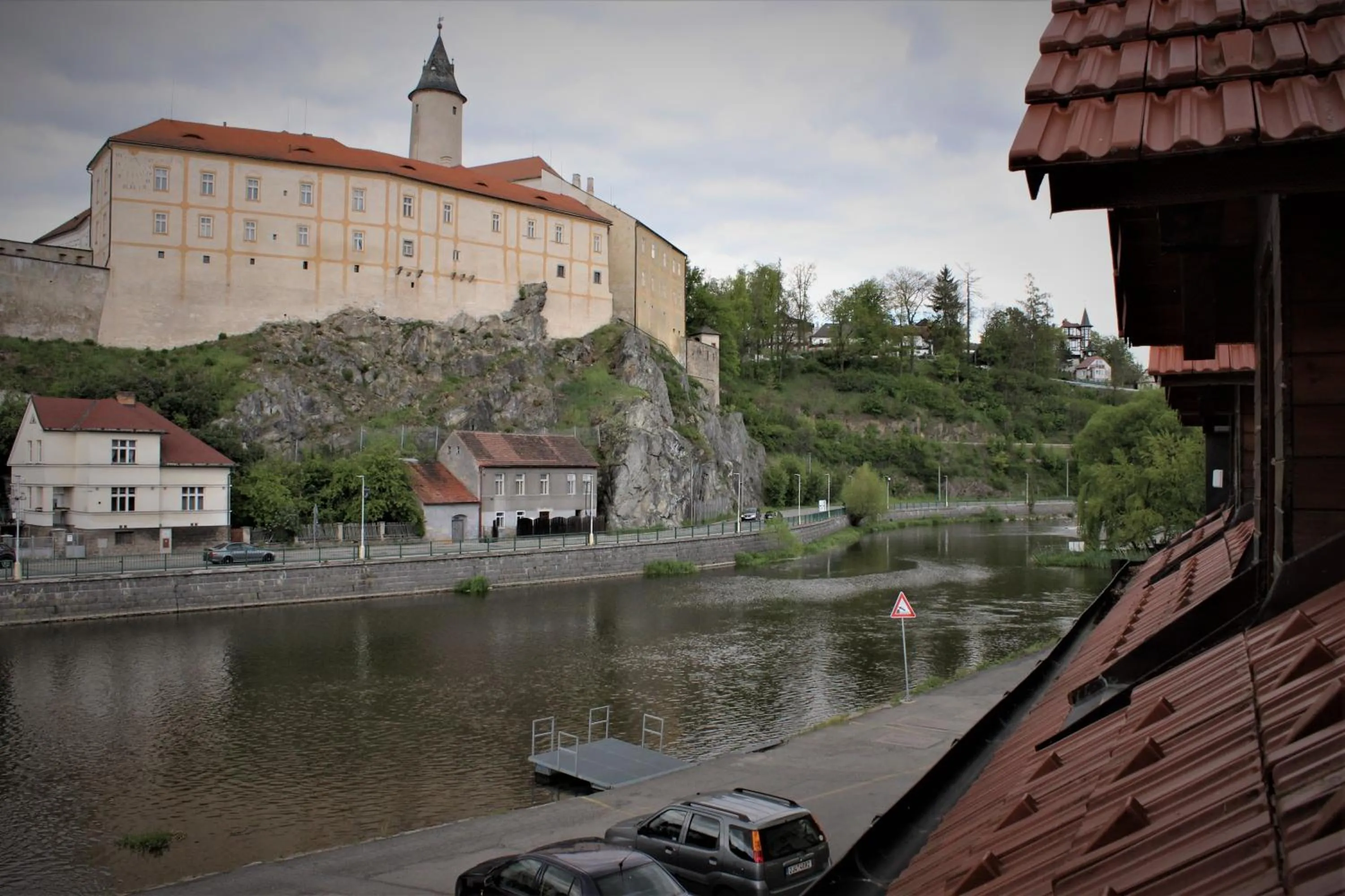 Penzion a restaurace U ŘEKY