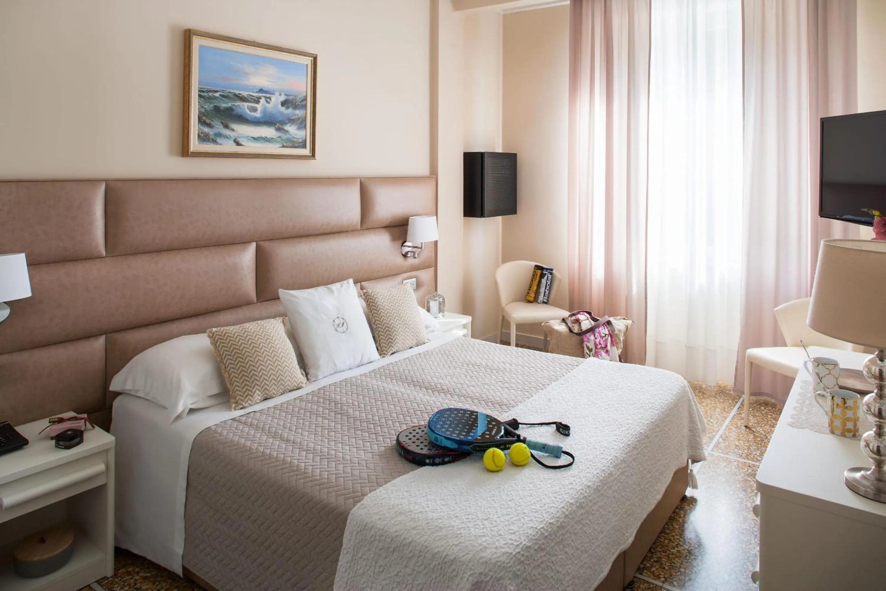 Photo of the whole room in Hotel Mediterraneo