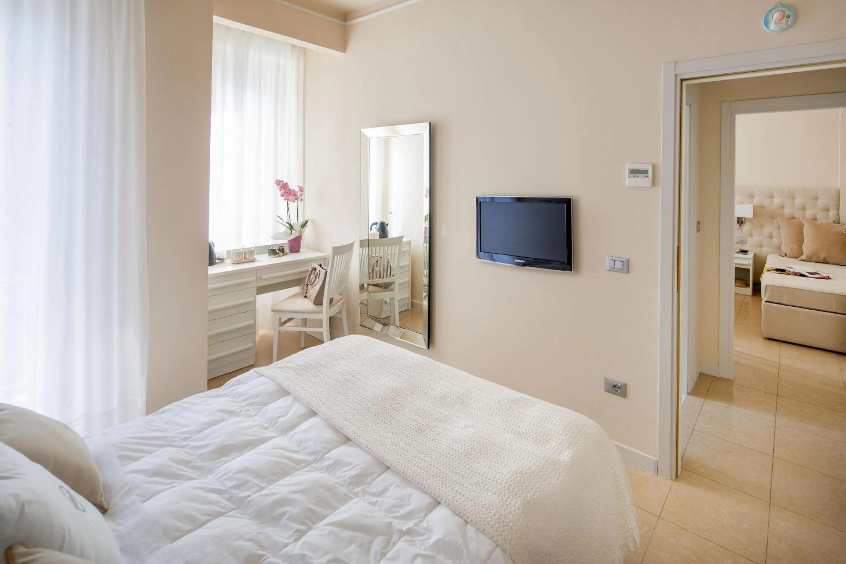 Photo of the whole room in Hotel Mediterraneo