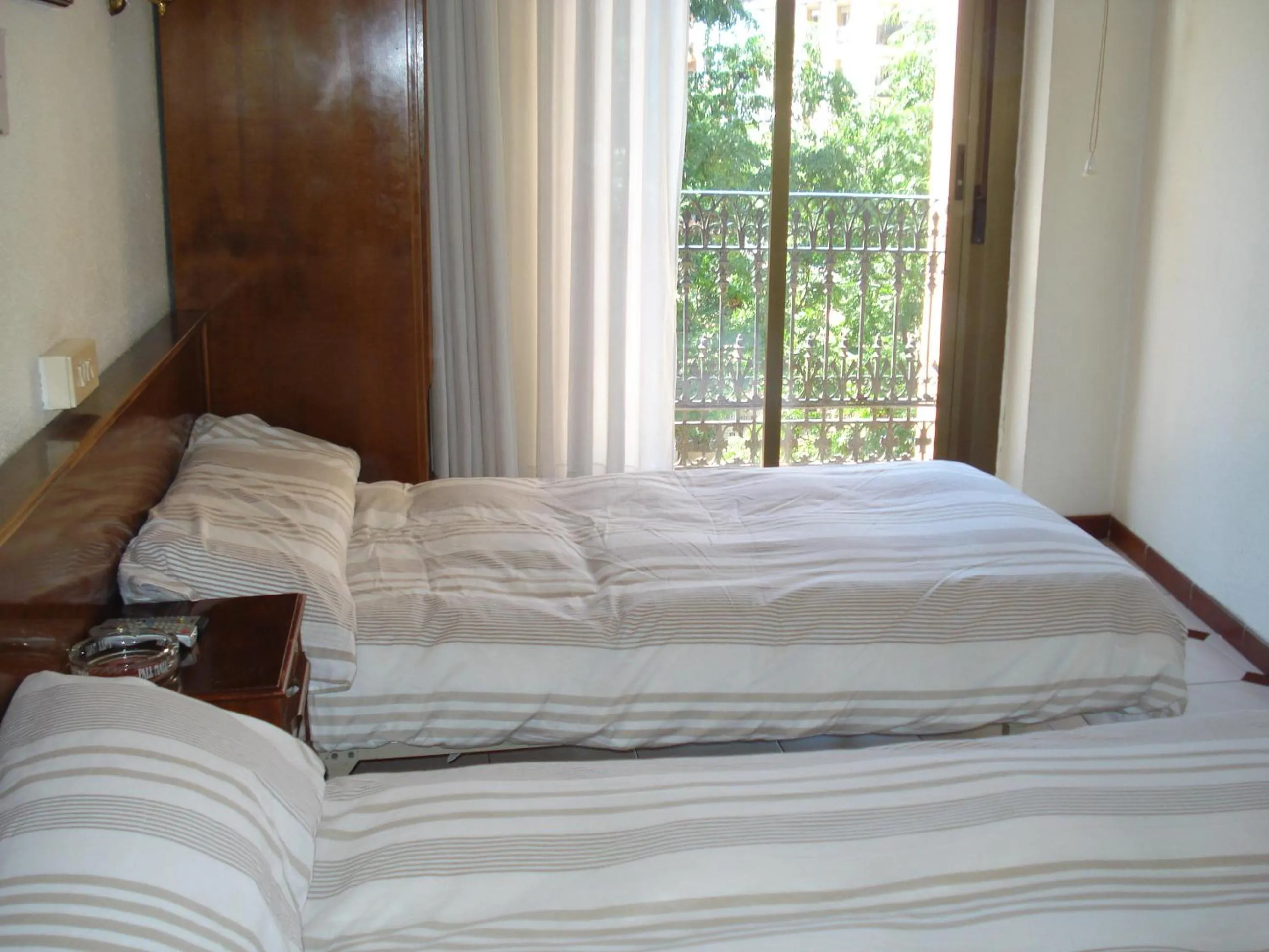 Photo of the whole room, Bed in Hostel Central Zaragoza