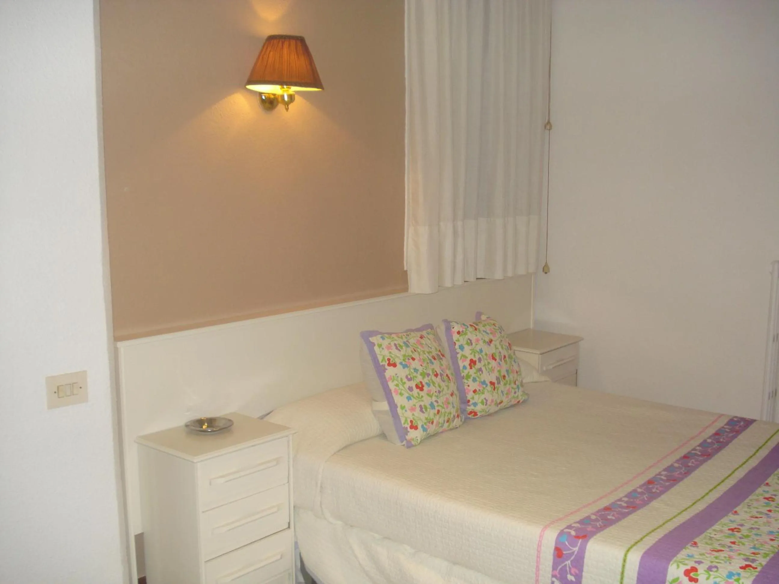 Photo of the whole room, Bed in Hostel Central Zaragoza