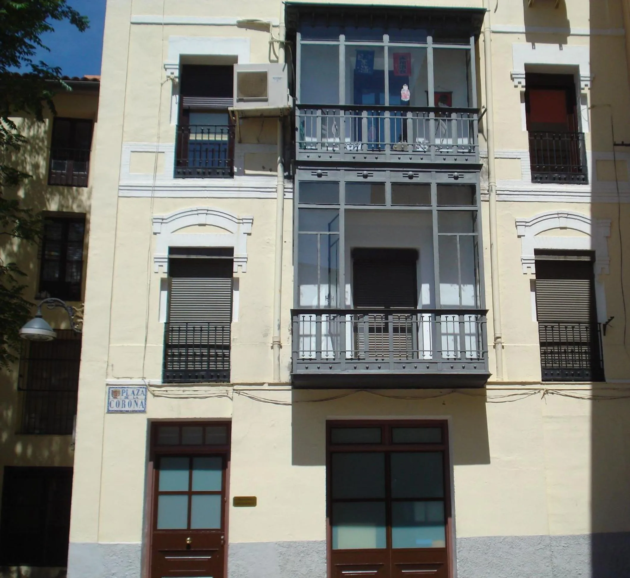 Property building in Hostel Central Zaragoza