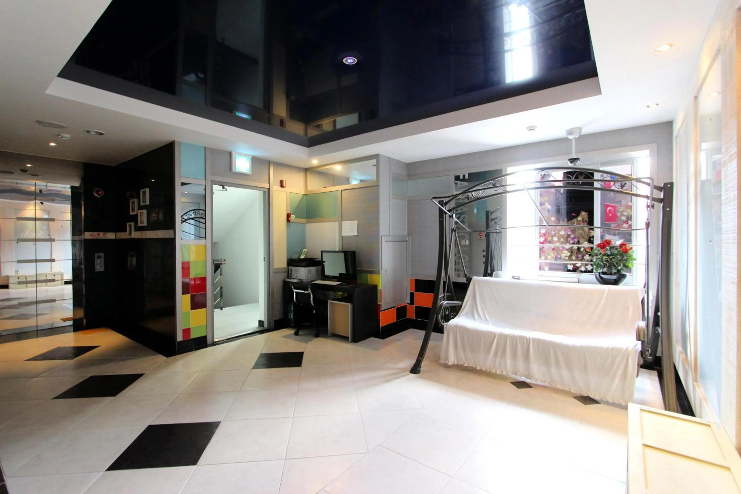 Facade/entrance, Bed in Hera Hotel