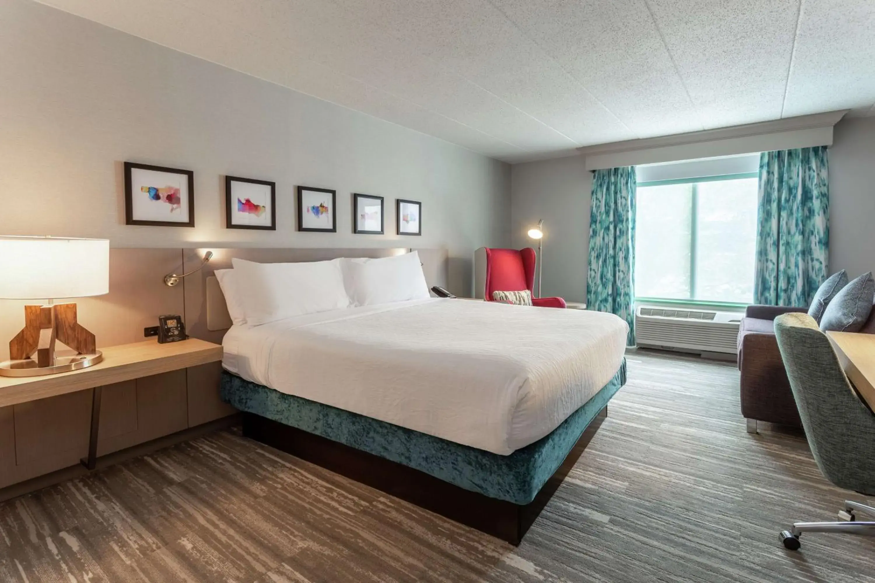 King Room with Sofa Bed - Non-Smoking in Hilton Garden Inn Evanston King Room with Sofa Bed - Non-Smoking in Hilton Garden Inn Evanston