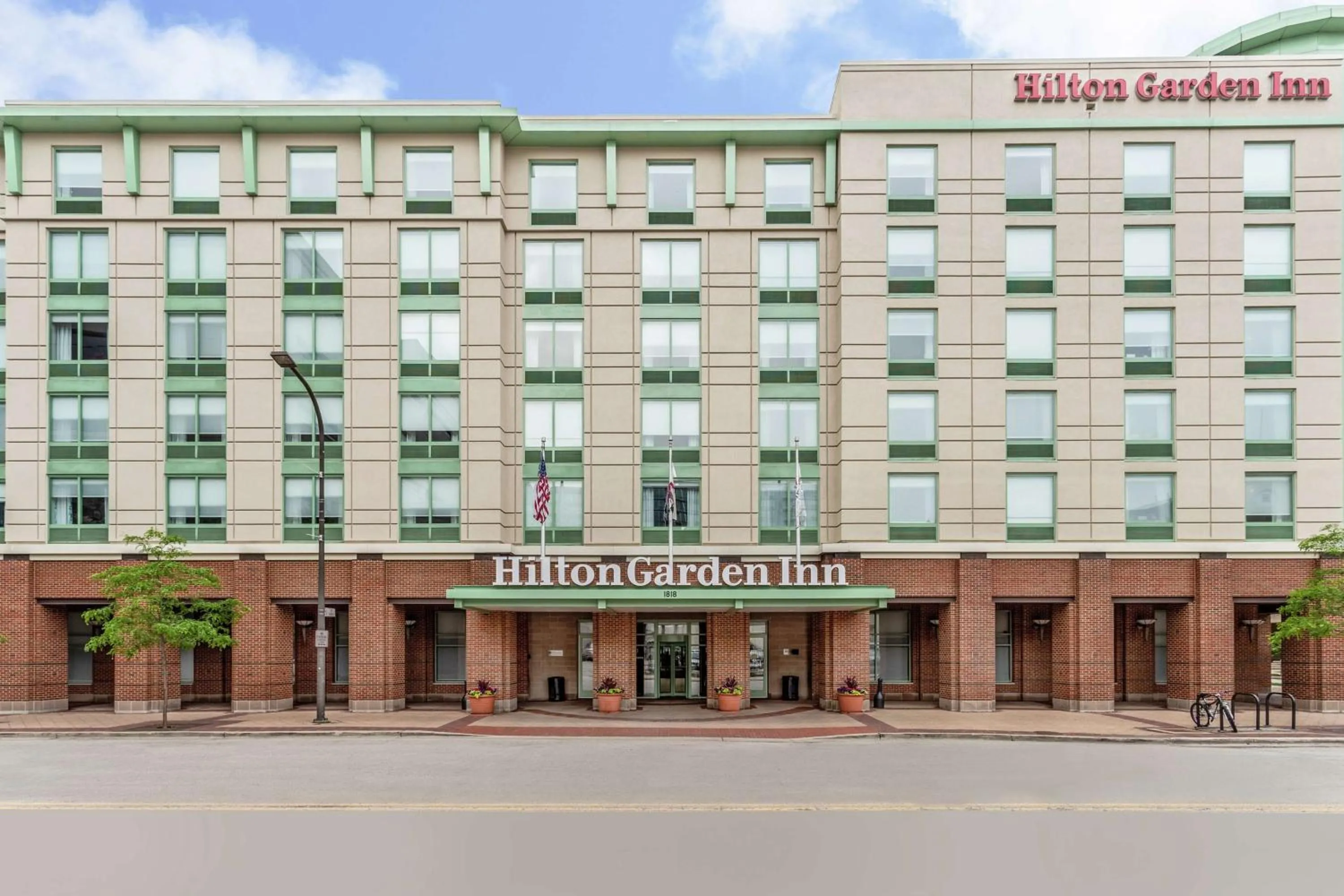 Property building in Hilton Garden Inn Evanston