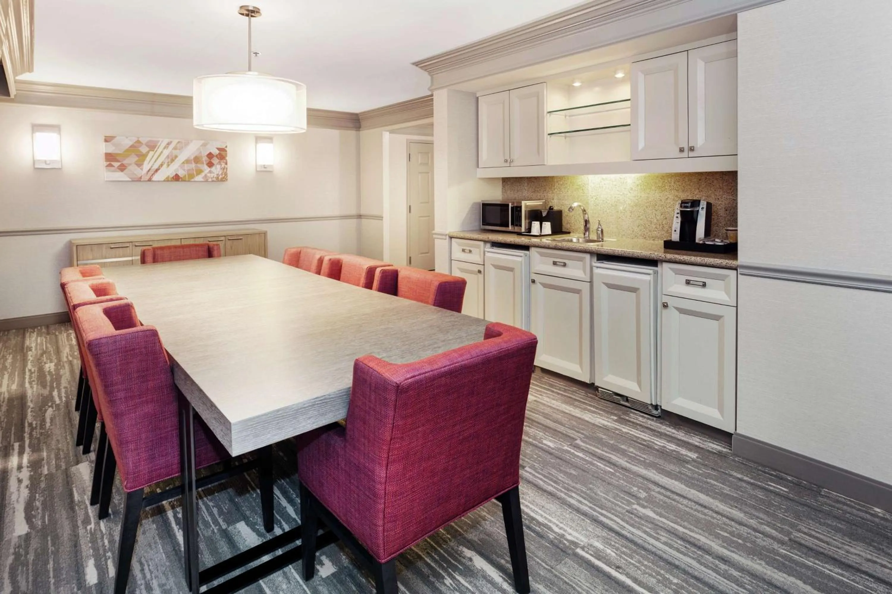 Bedroom in Hilton Garden Inn Evanston