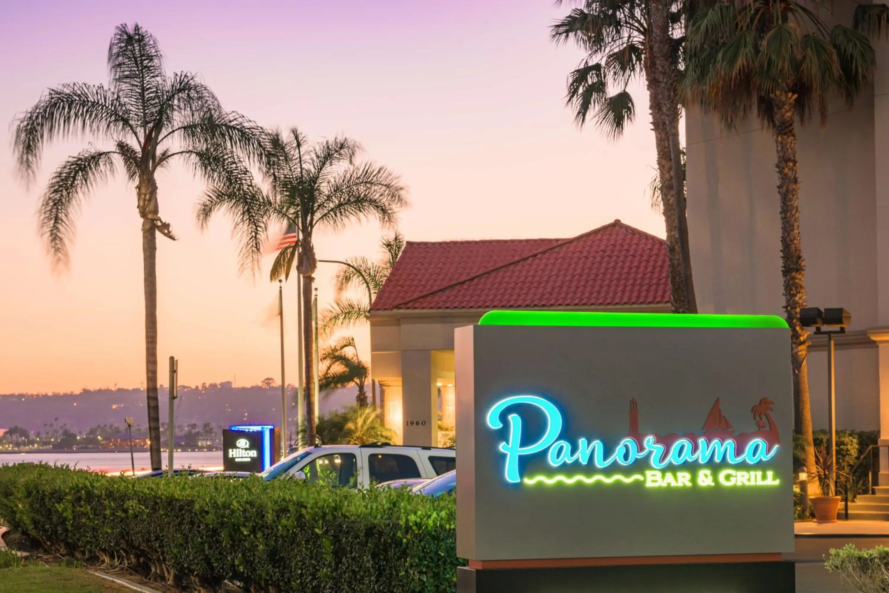 Restaurant/places to eat in Hilton San Diego Airport/Harbor Island