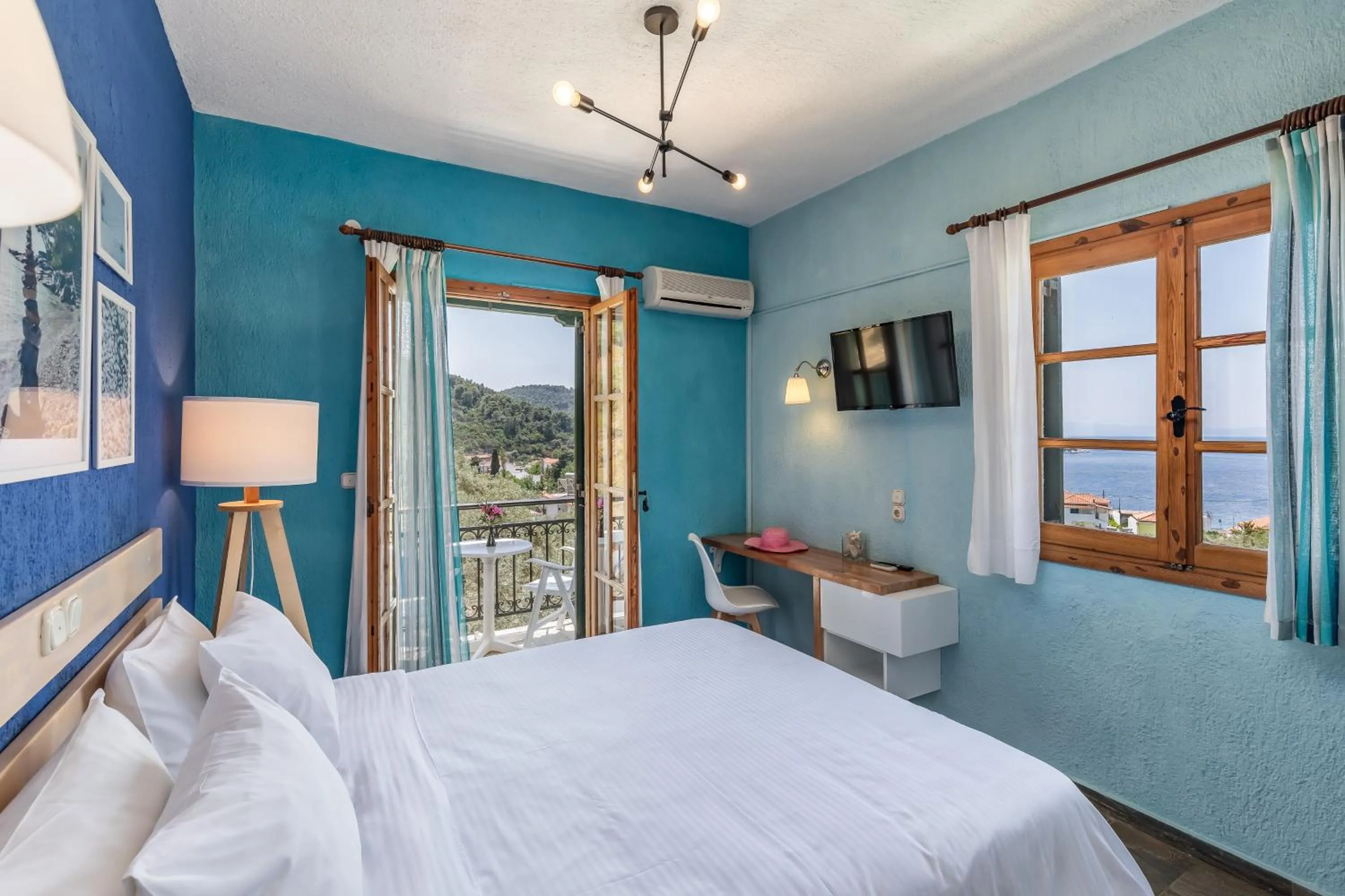 Bed in Panormos Beach Hotel Skopelos