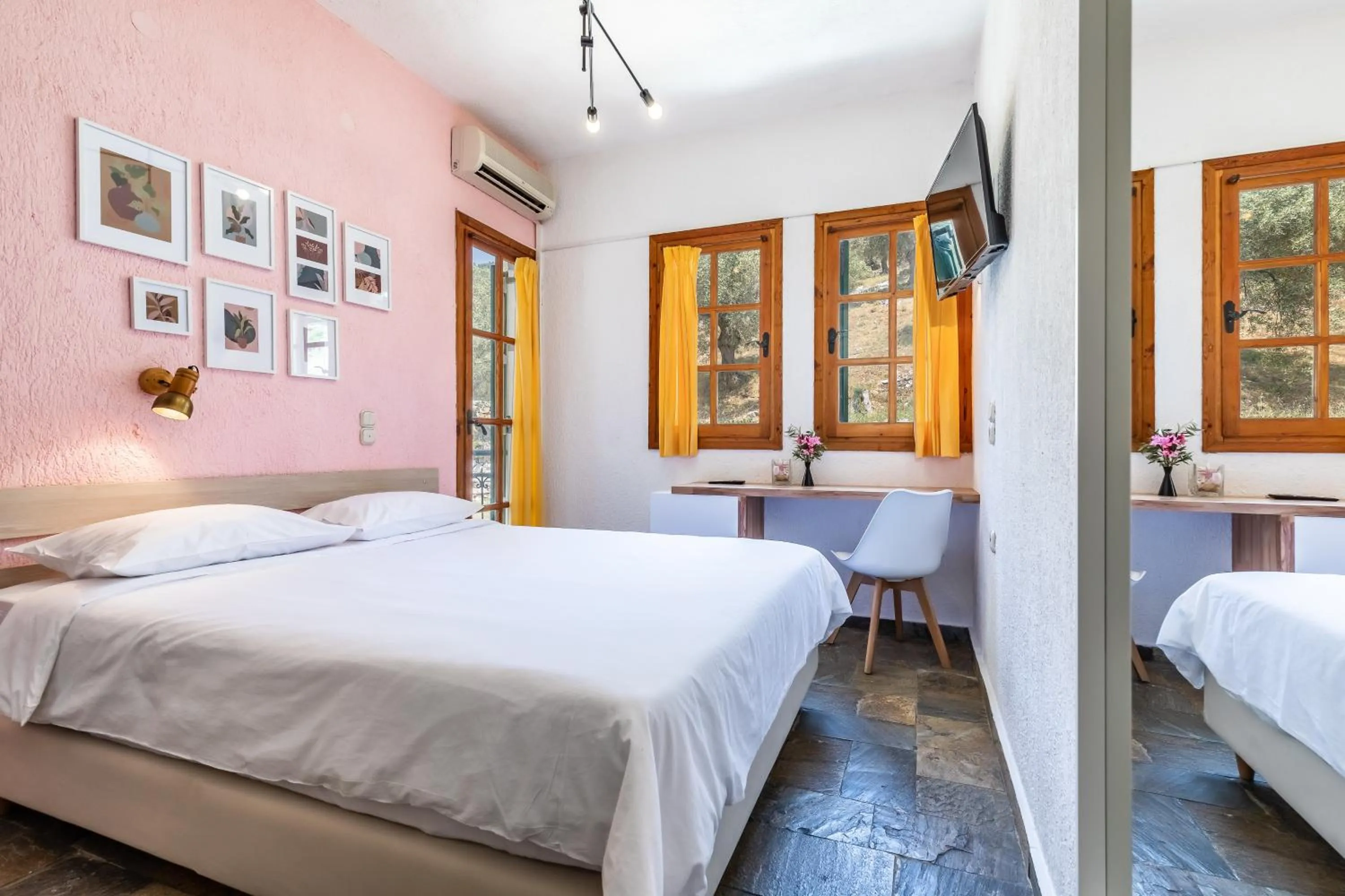 Bed in Panormos Beach Hotel Skopelos