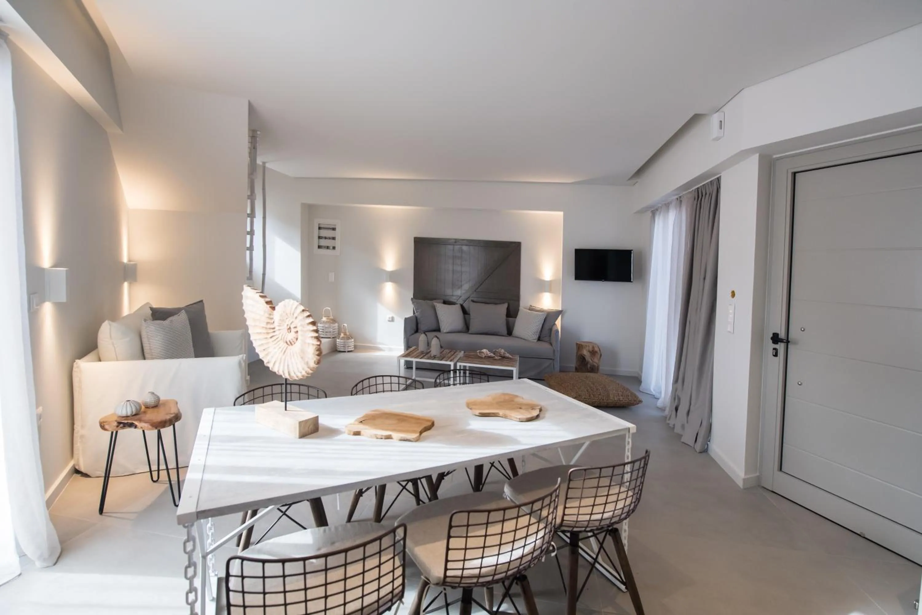 Dining area in Crystal Waters