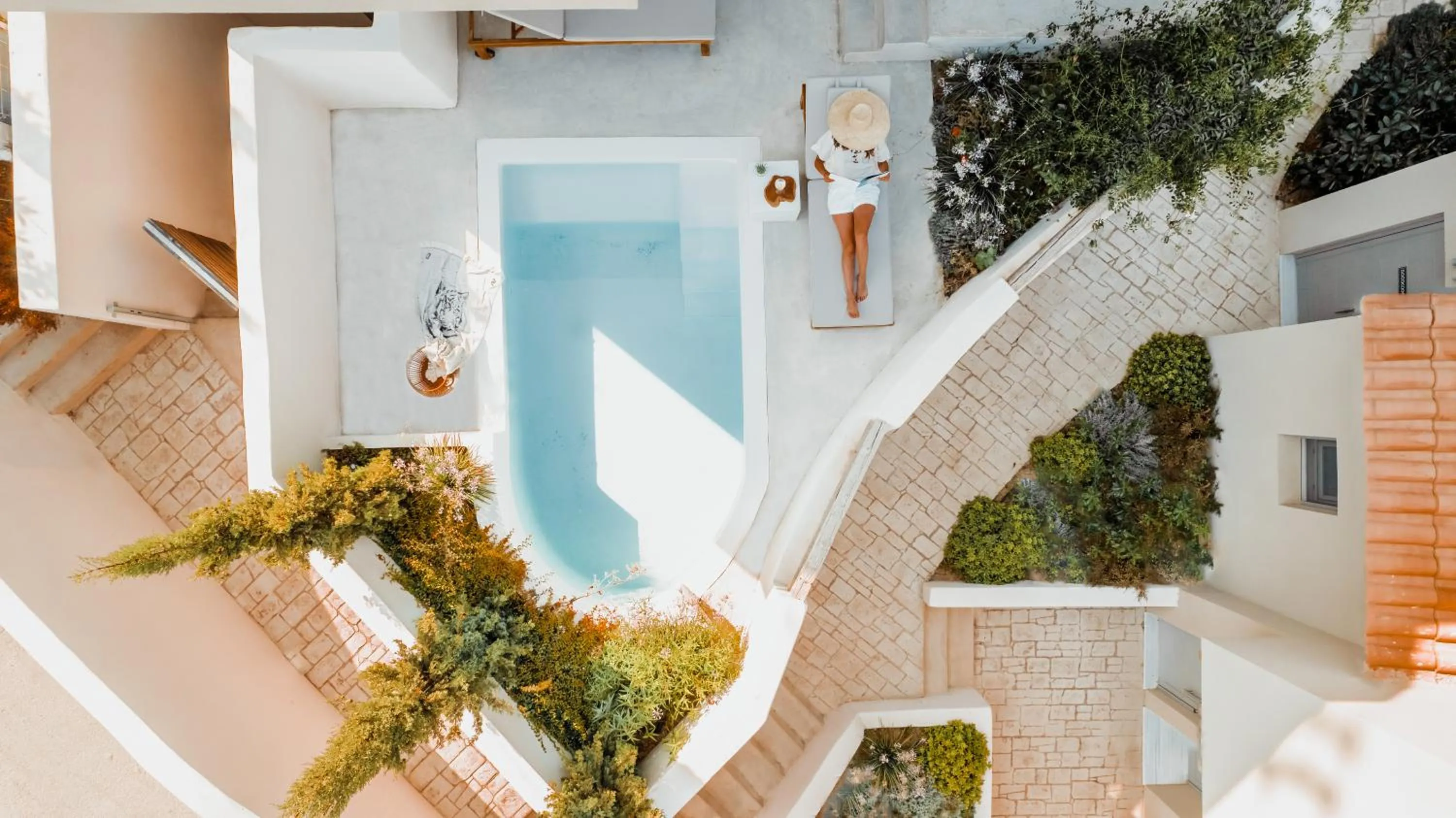 Property building in Crystal Waters