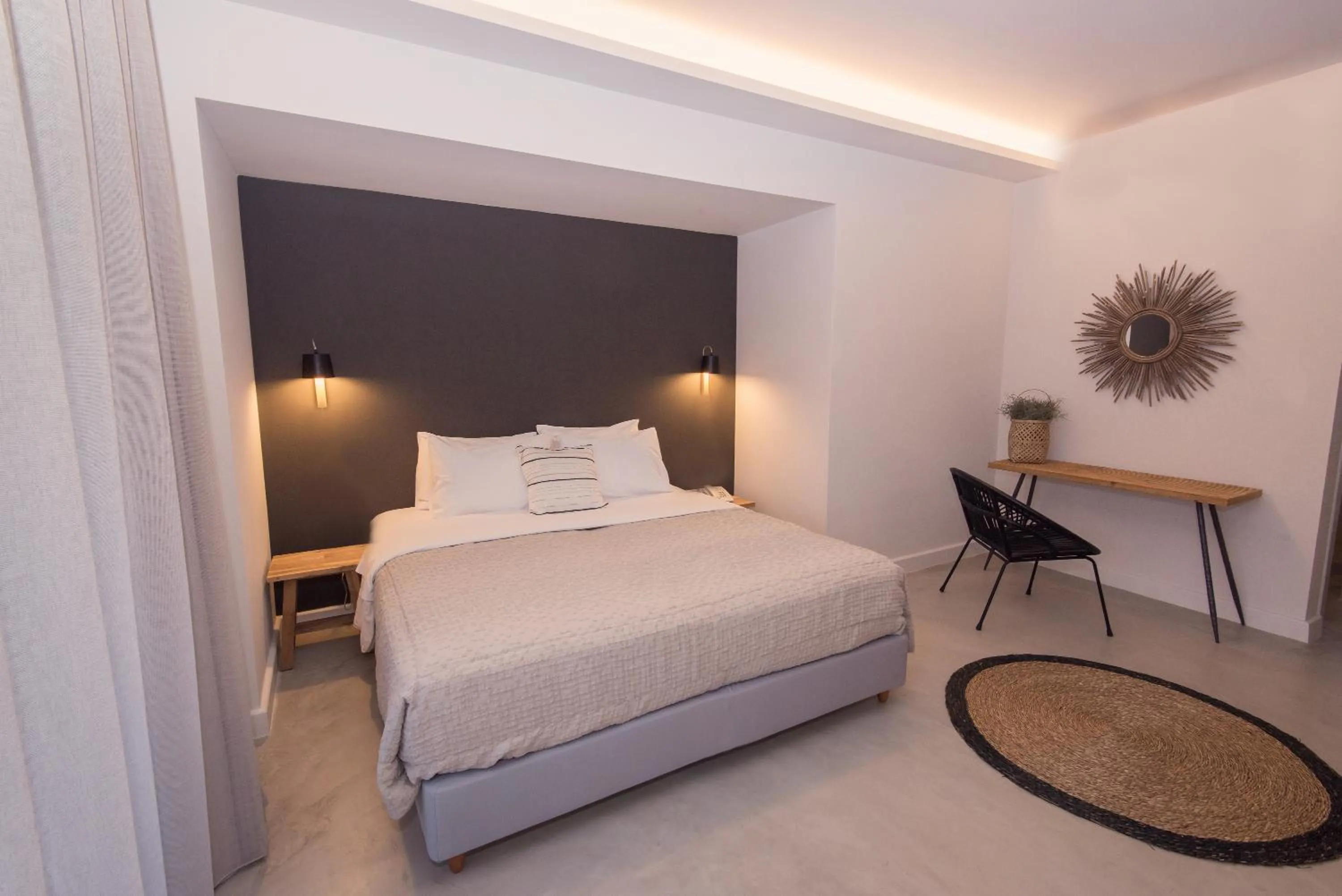 Bedroom, Bed in Crystal Waters