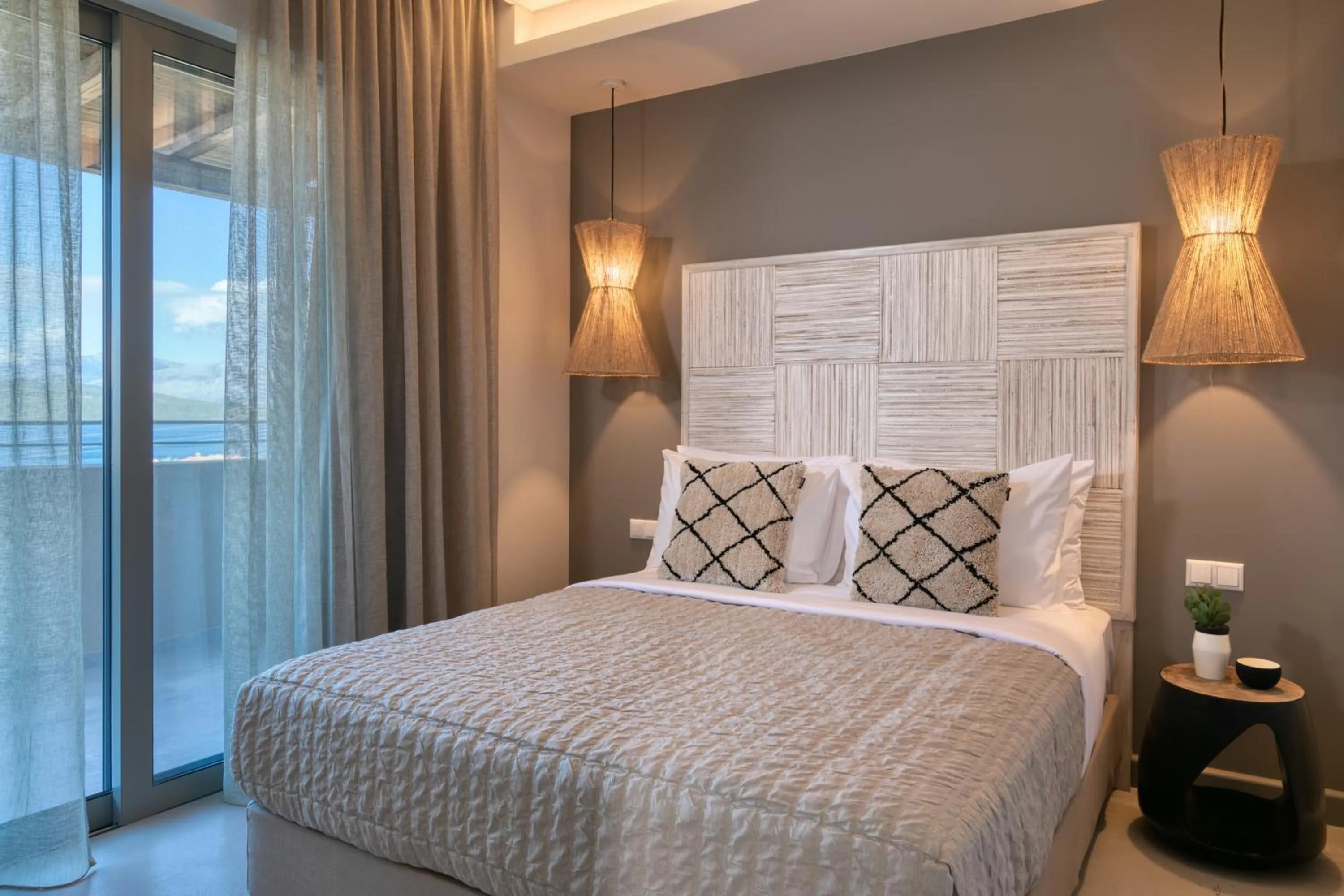 Bed in Crystal Waters