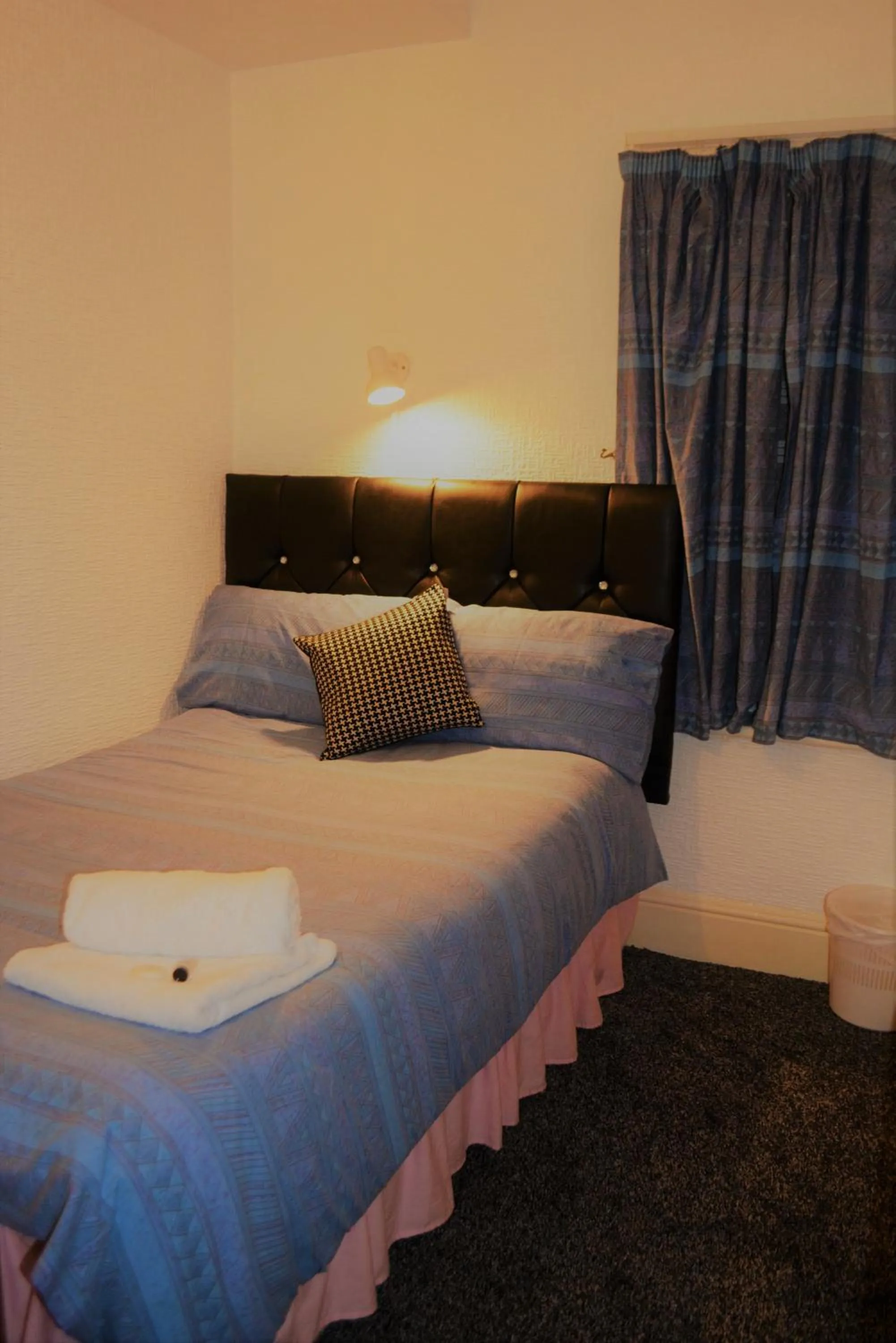 Bed in The Woodland Hotel