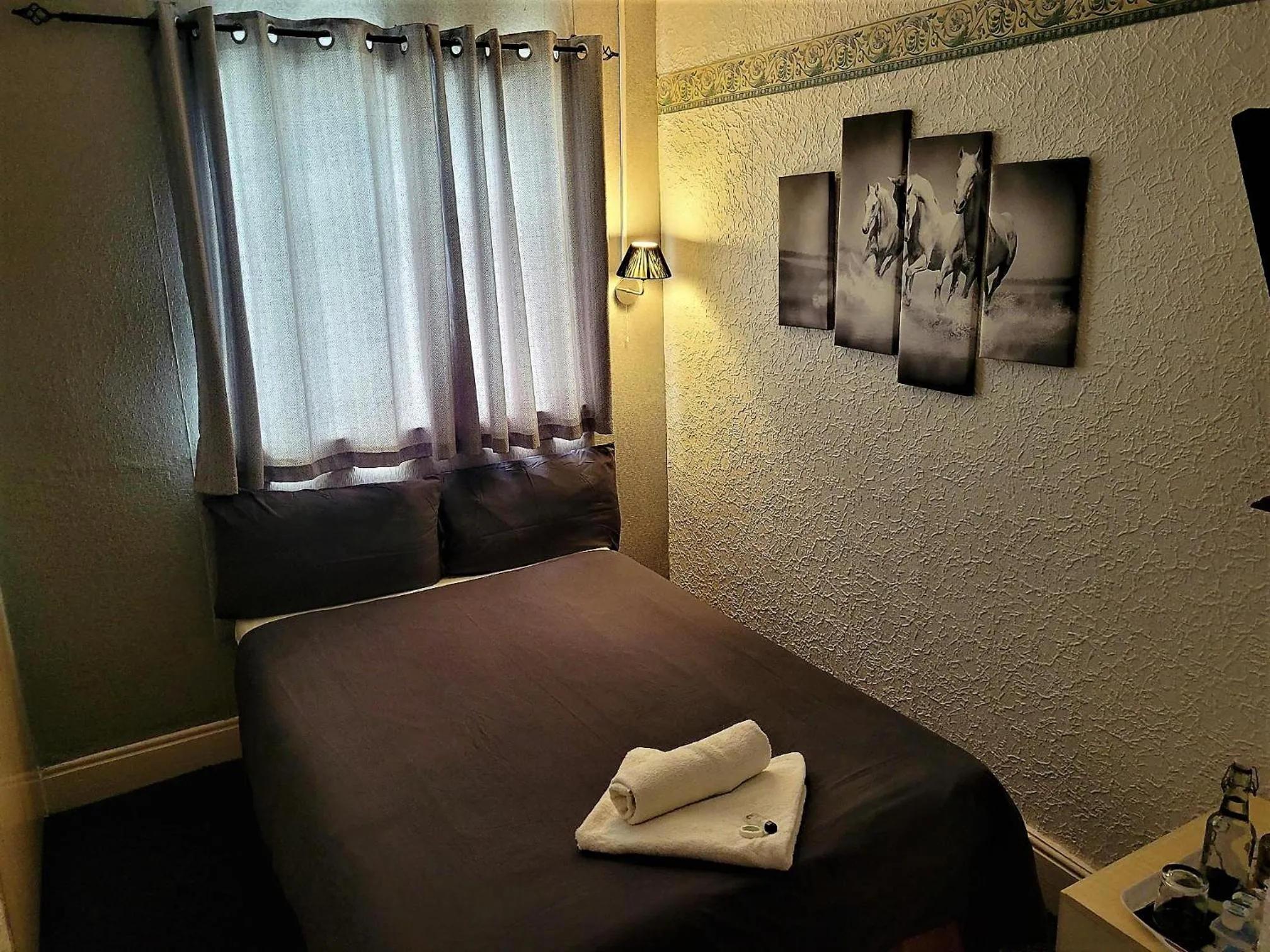 Bed in The Woodland Hotel