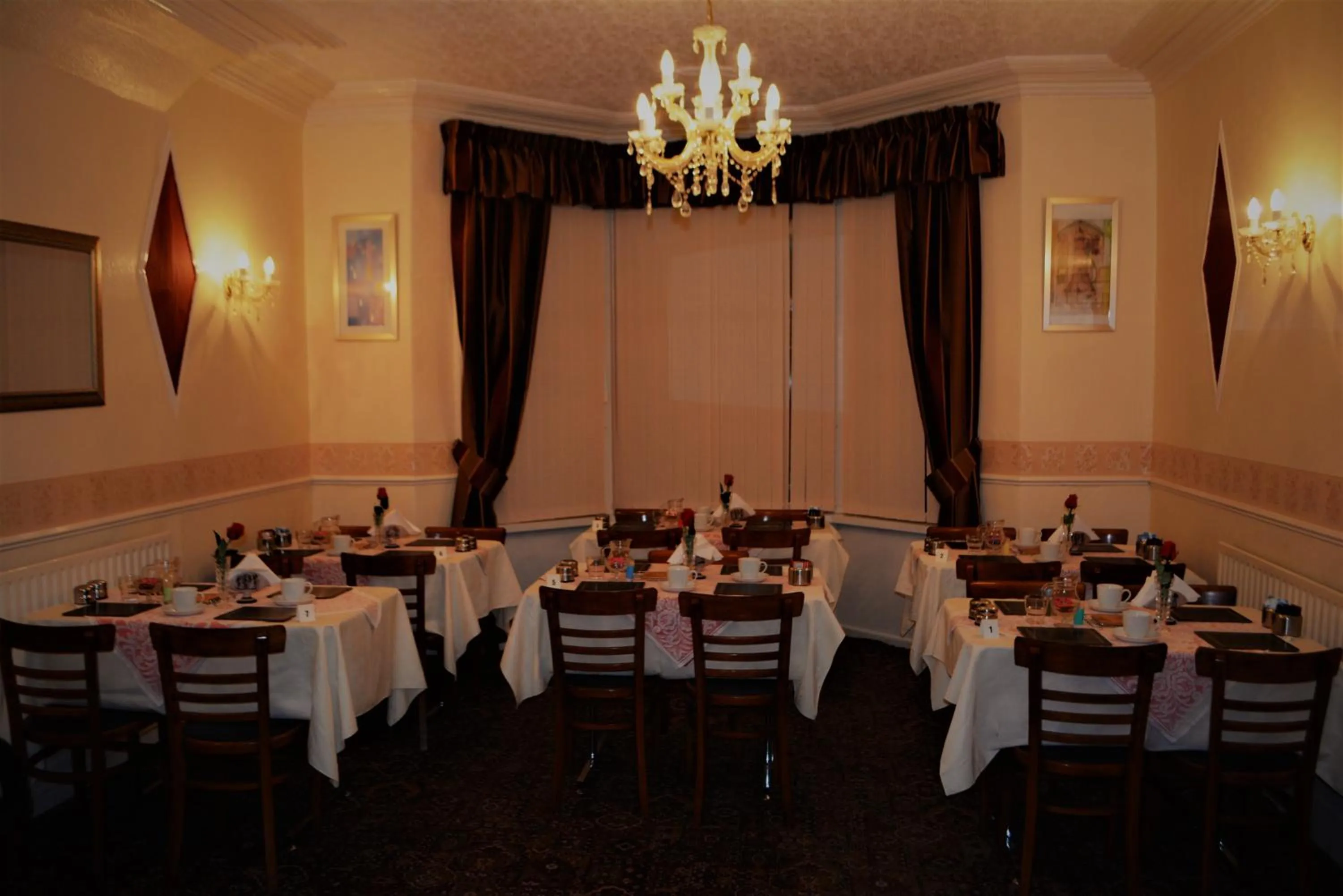 Restaurant/places to eat in The Woodland Hotel