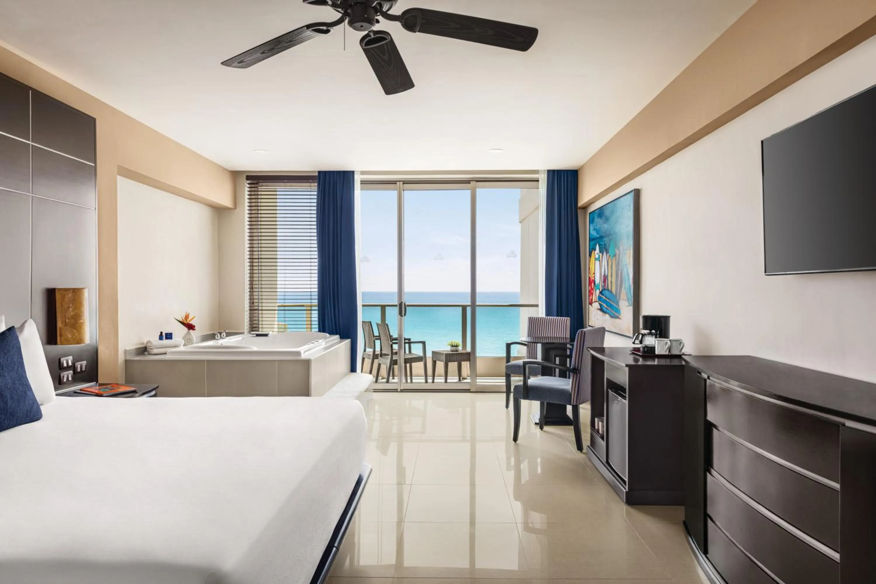 Bed in Seadust Cancun Family Resort - All Inclusive