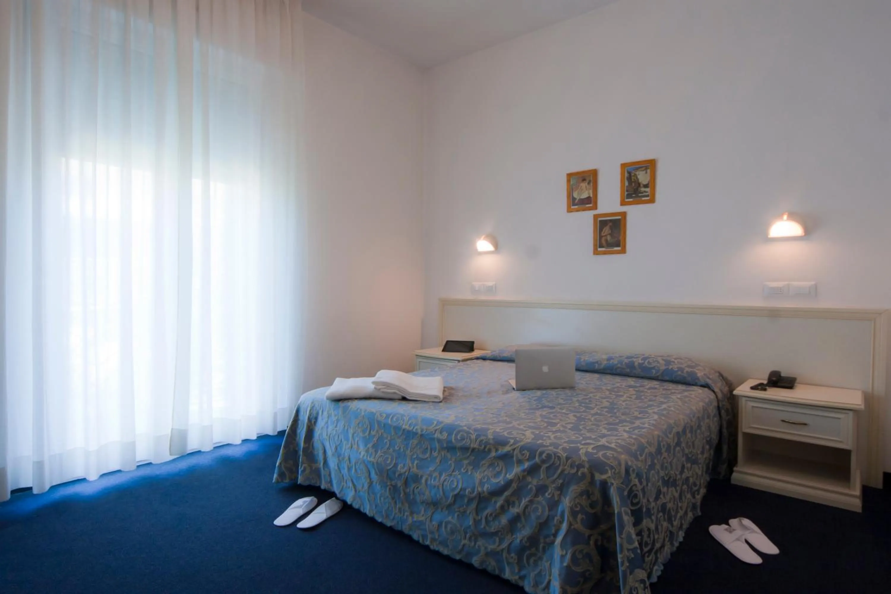 Day, Bed in Residence Divina