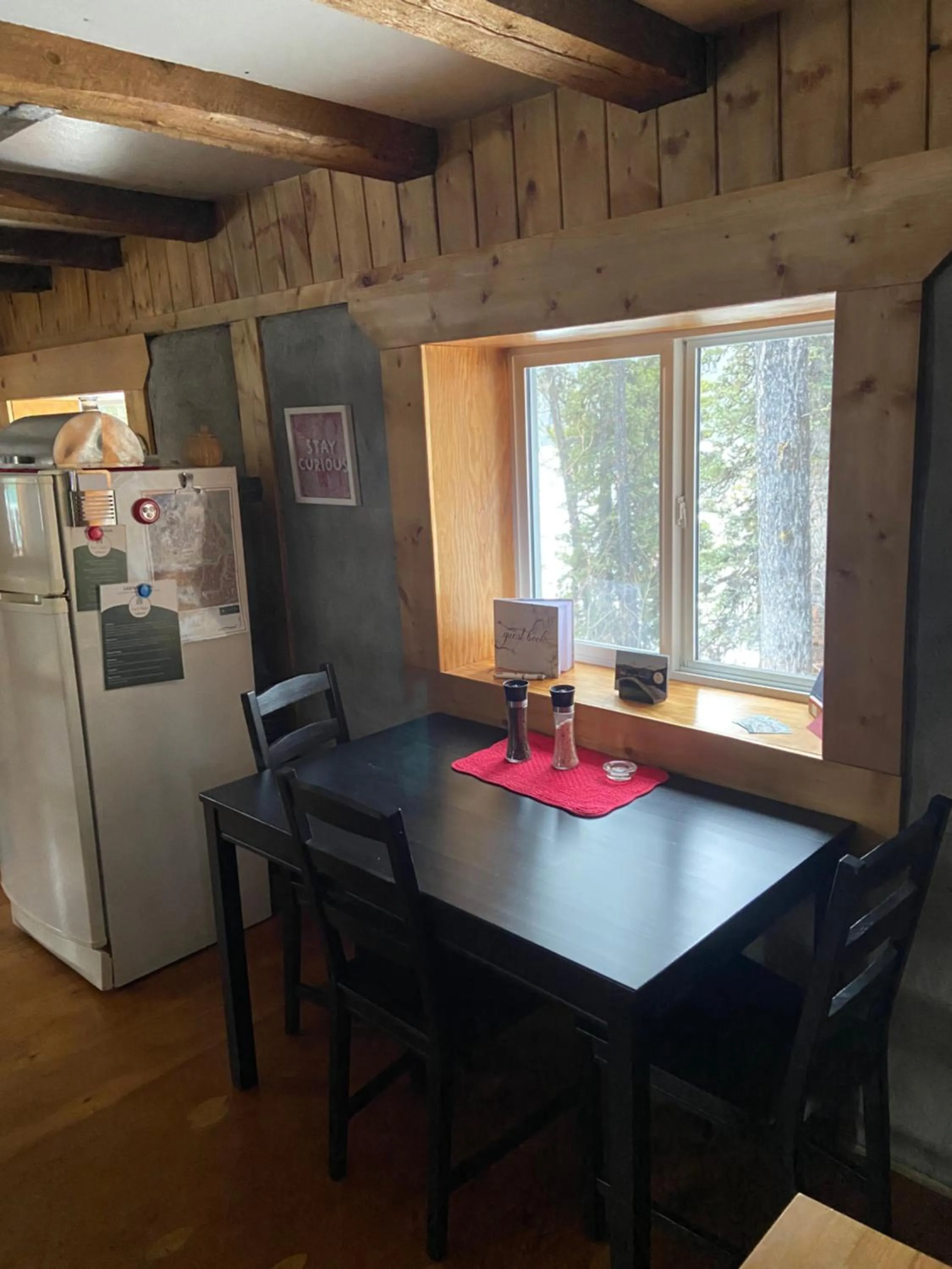 Vines and Puppies Hideaway