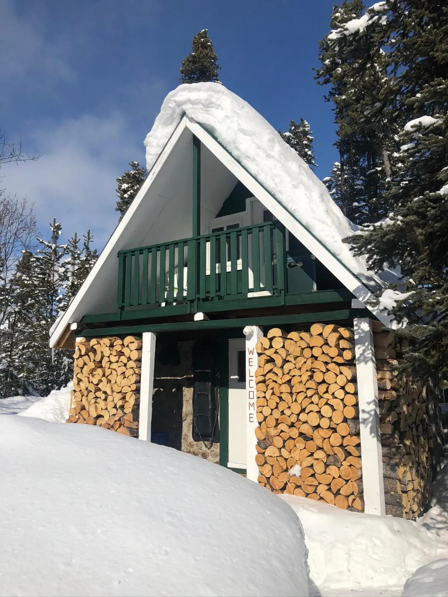 Property building in Vines and Puppies Hideaway