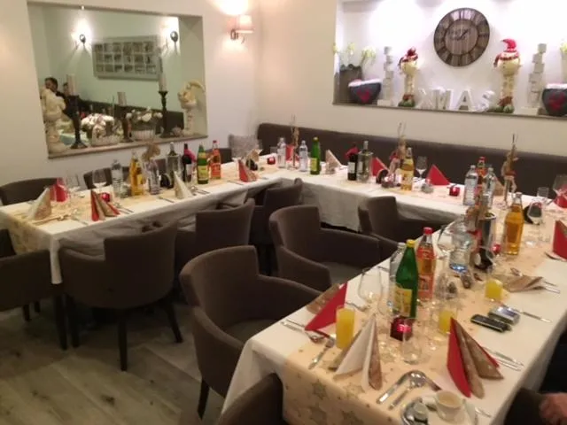 Restaurant/places to eat in Pension & Restaurant La Amalia