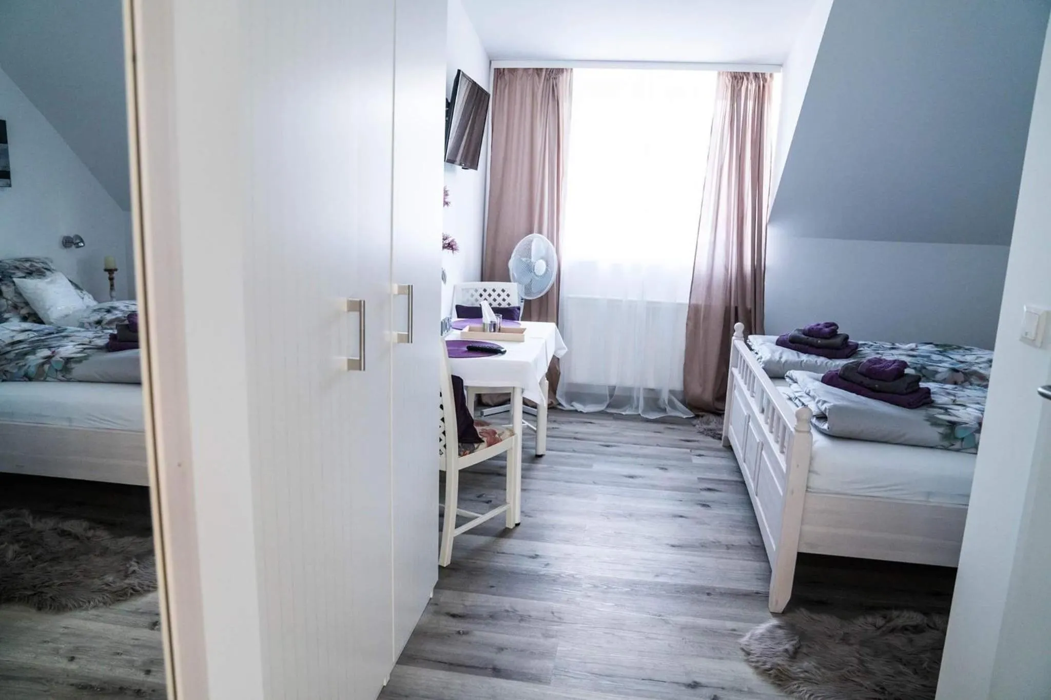 Photo of the whole room, Bed in Pension & Restaurant La Amalia