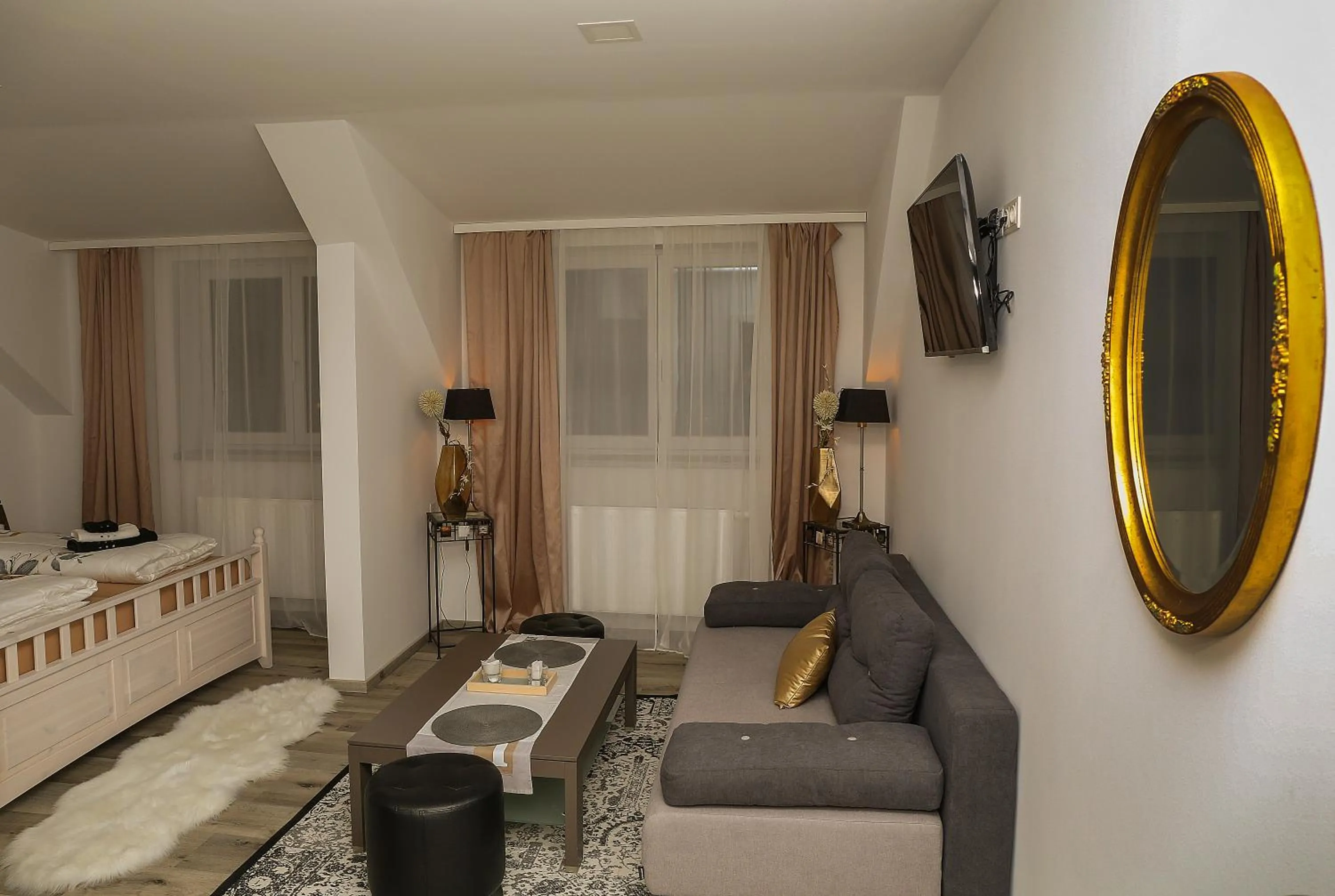 Living room, Bed in Pension & Restaurant La Amalia