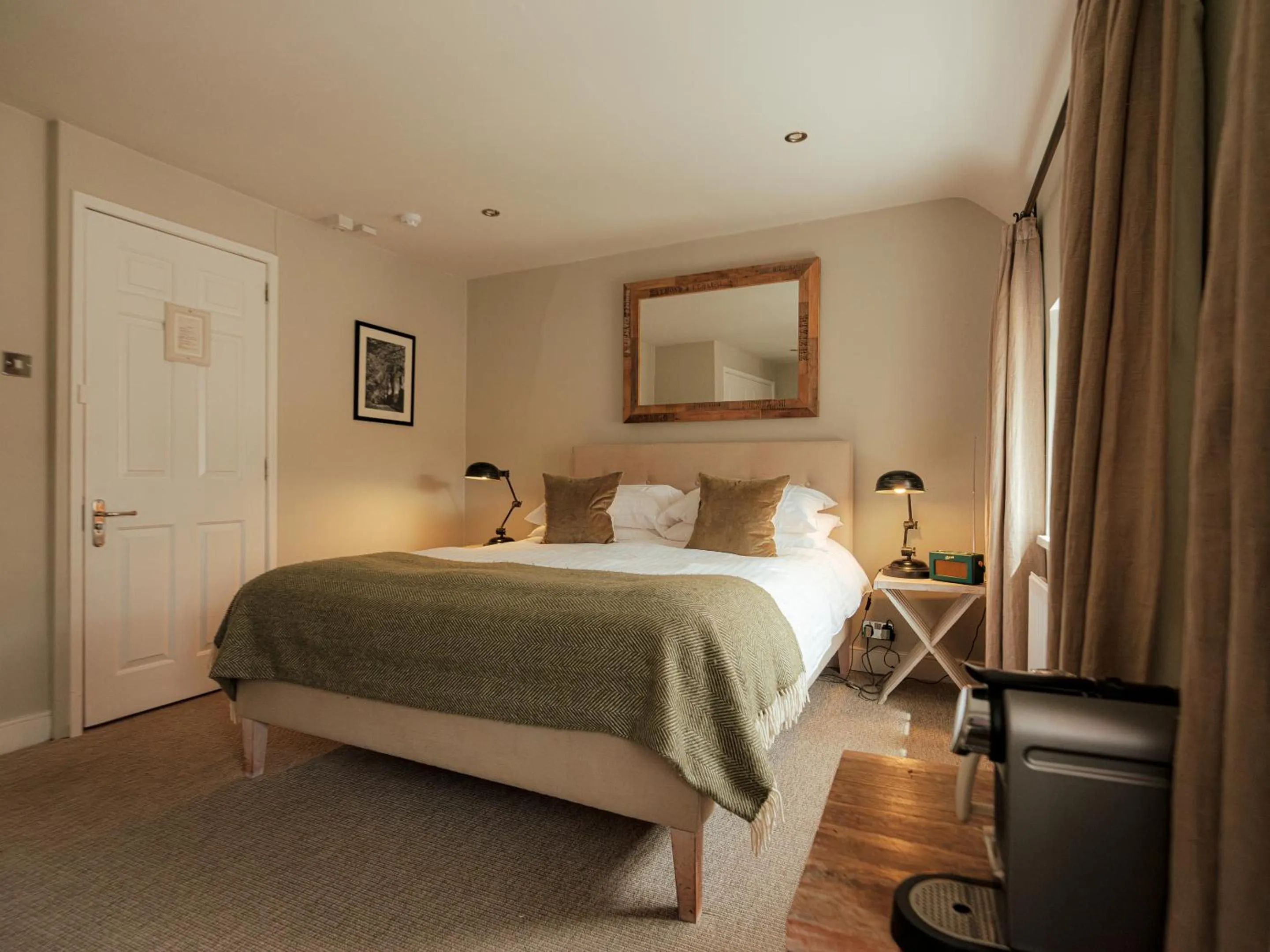 Bedroom, Bed in New Inn at Coln