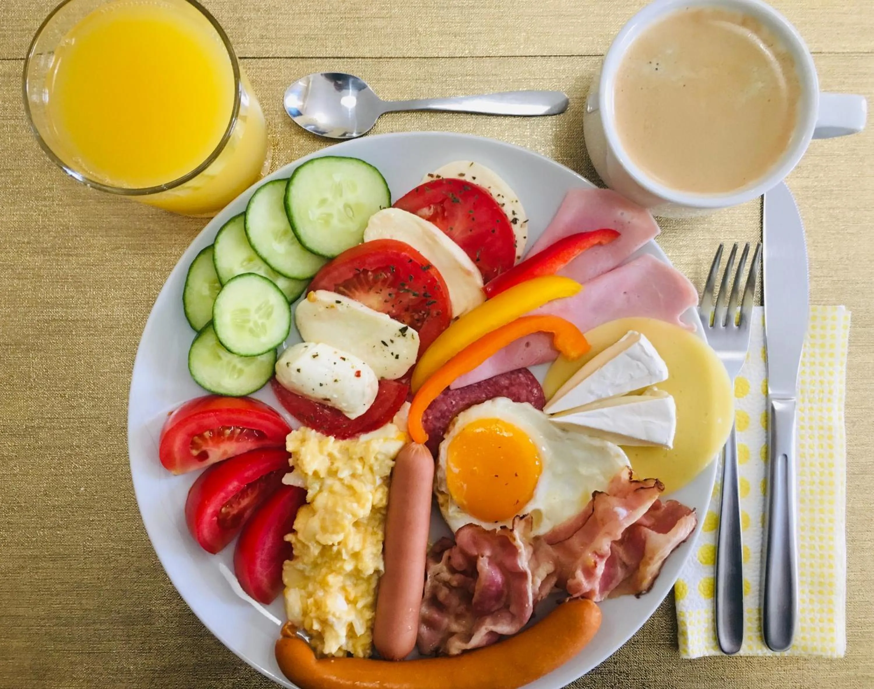 Continental breakfast in Boutique Hotel Carpe Diem