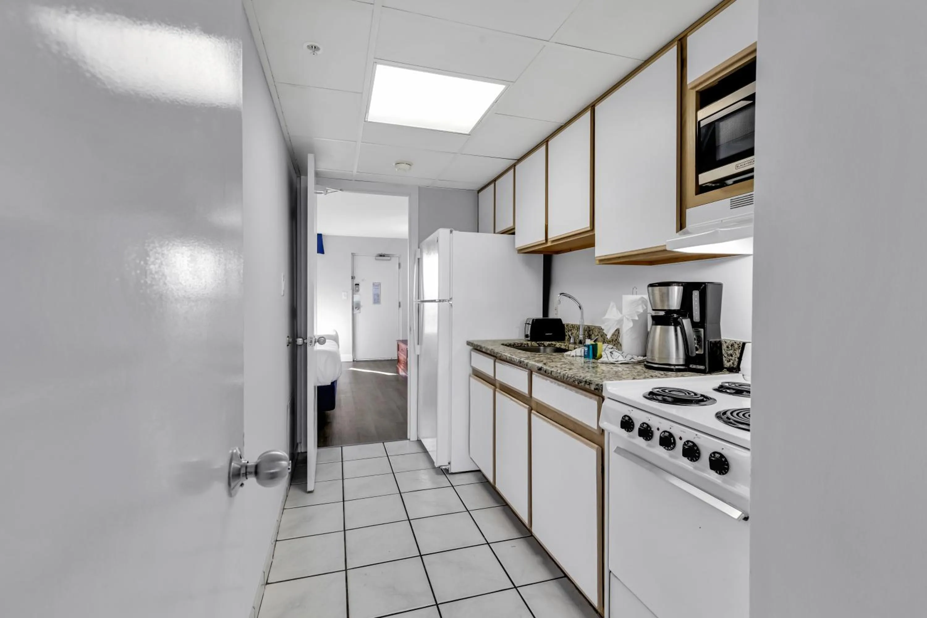 Kitchen or kitchenette in Boardwalk Beach Resort Condo w Oceanfront Balcony