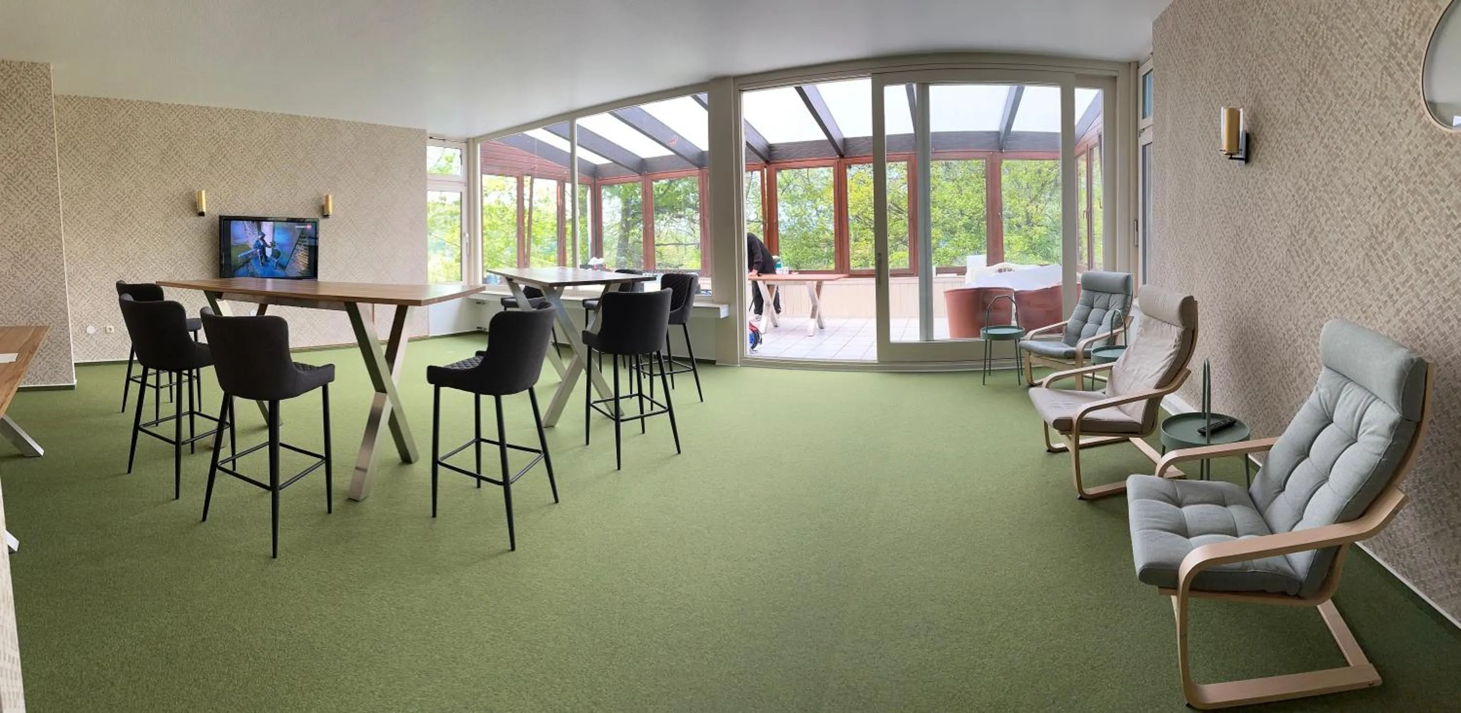 Communal lounge/ TV room in Waldhotel Bad Münstereifel