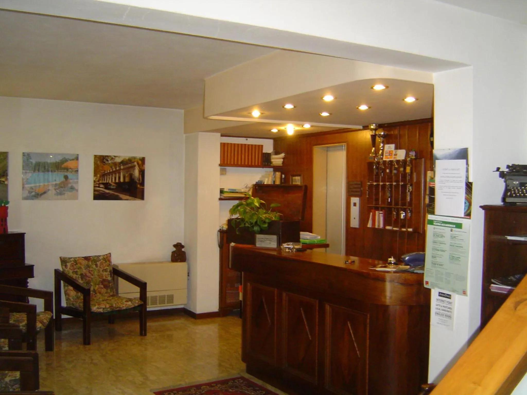 Lobby or reception in Bridge Hotel