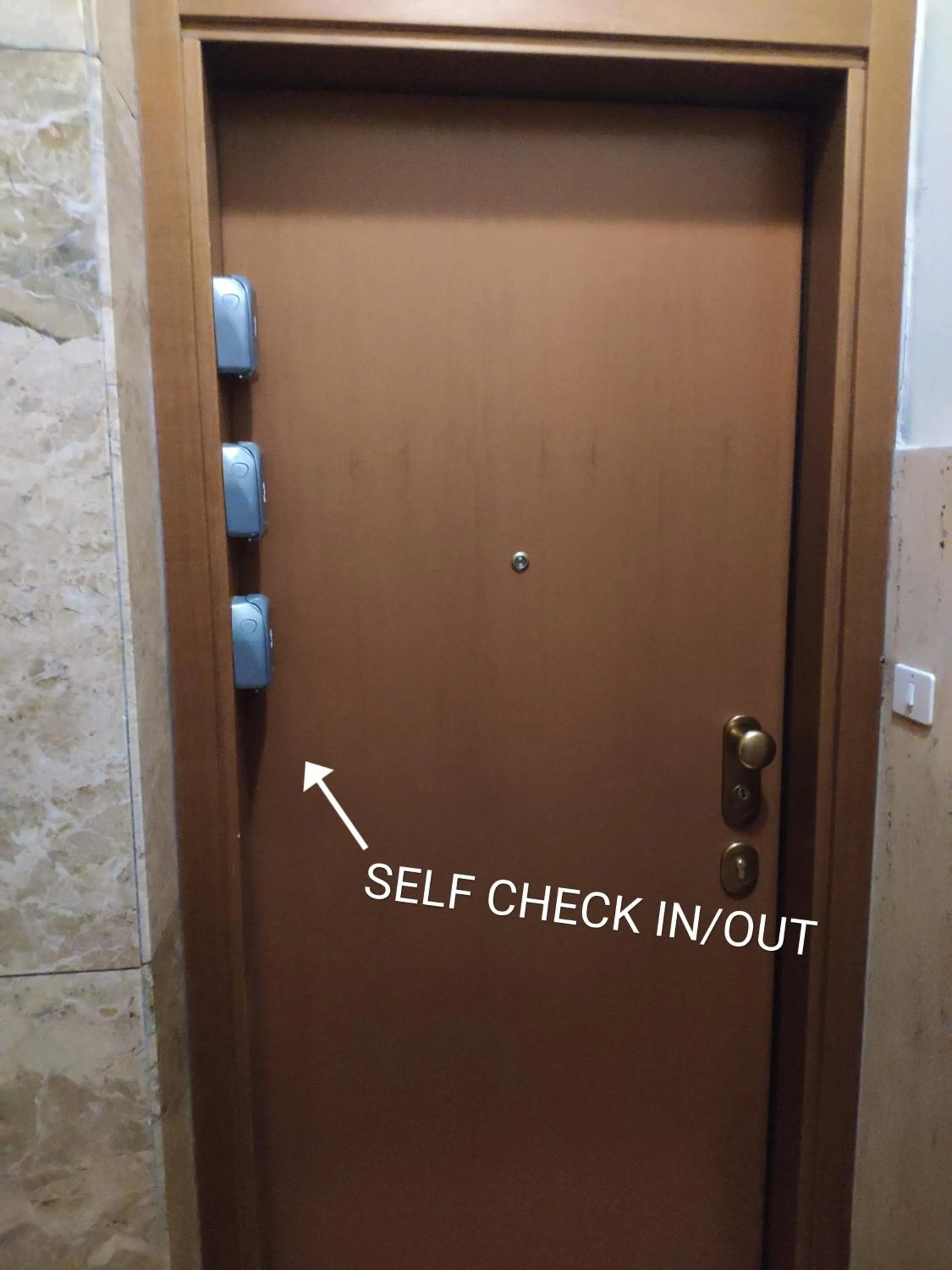 Facade/entrance in B&B Via Fontana Milano