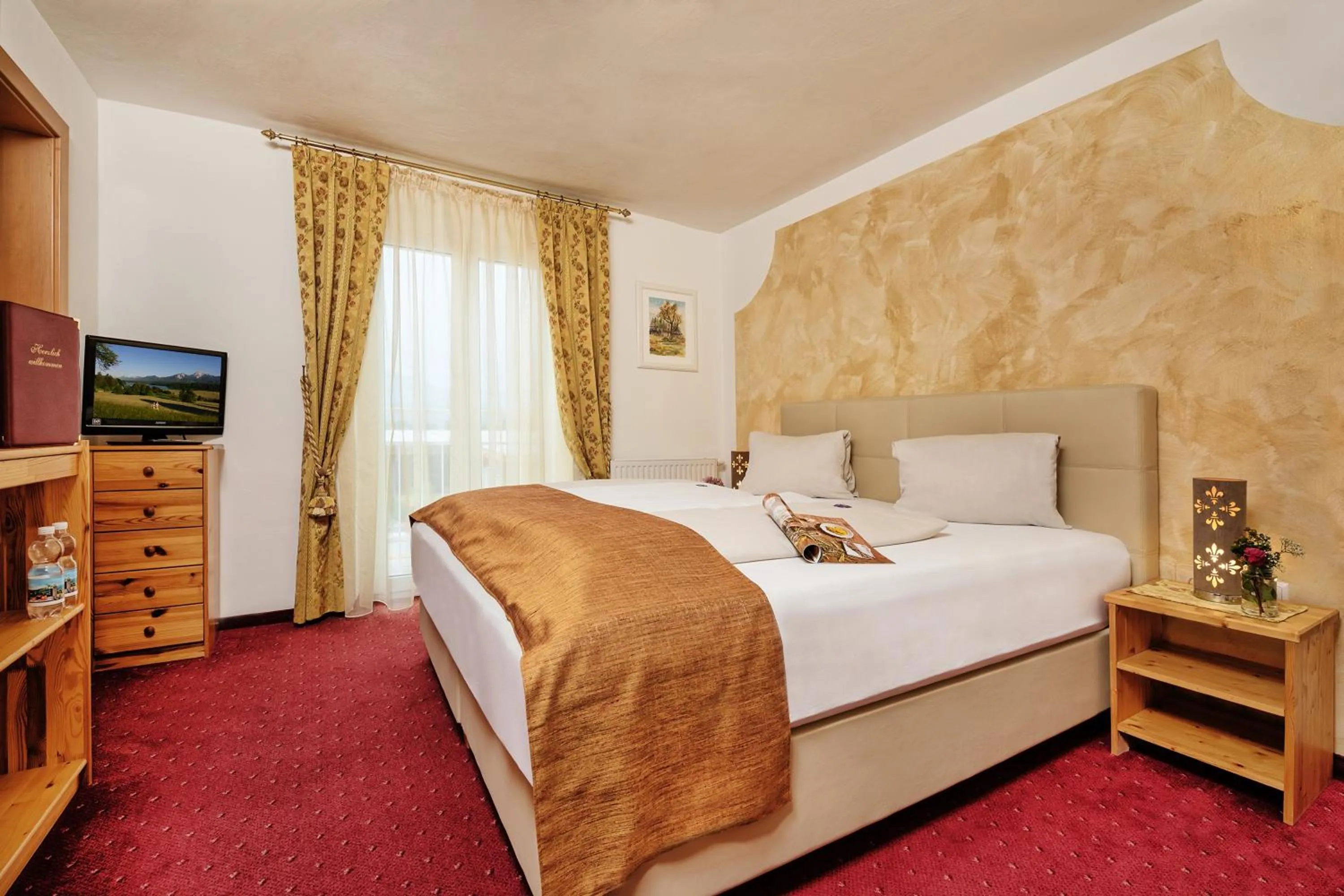 Photo of the whole room in Hotel-Pension Melcher