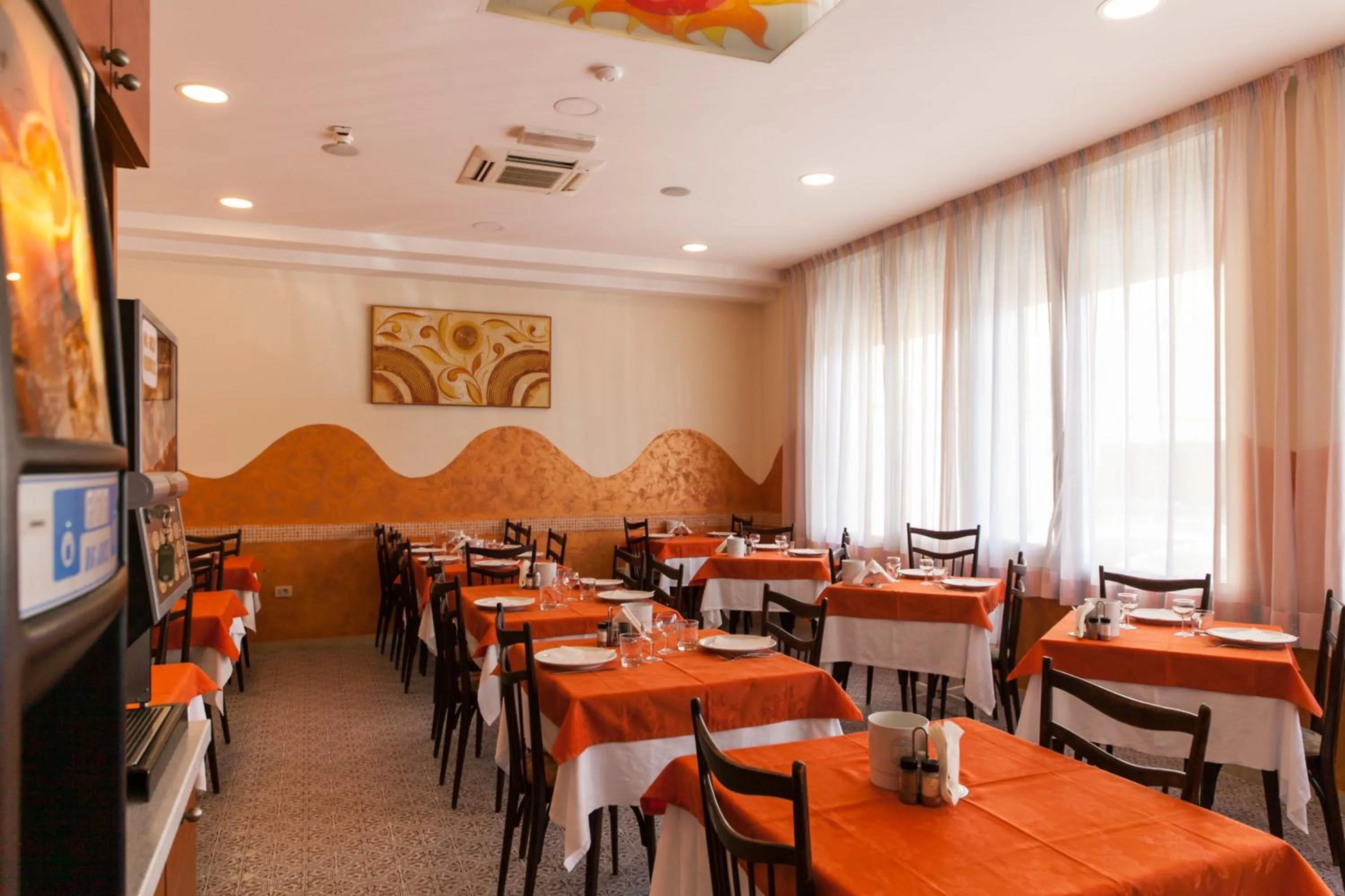 Restaurant/places to eat in Hotel Sandra