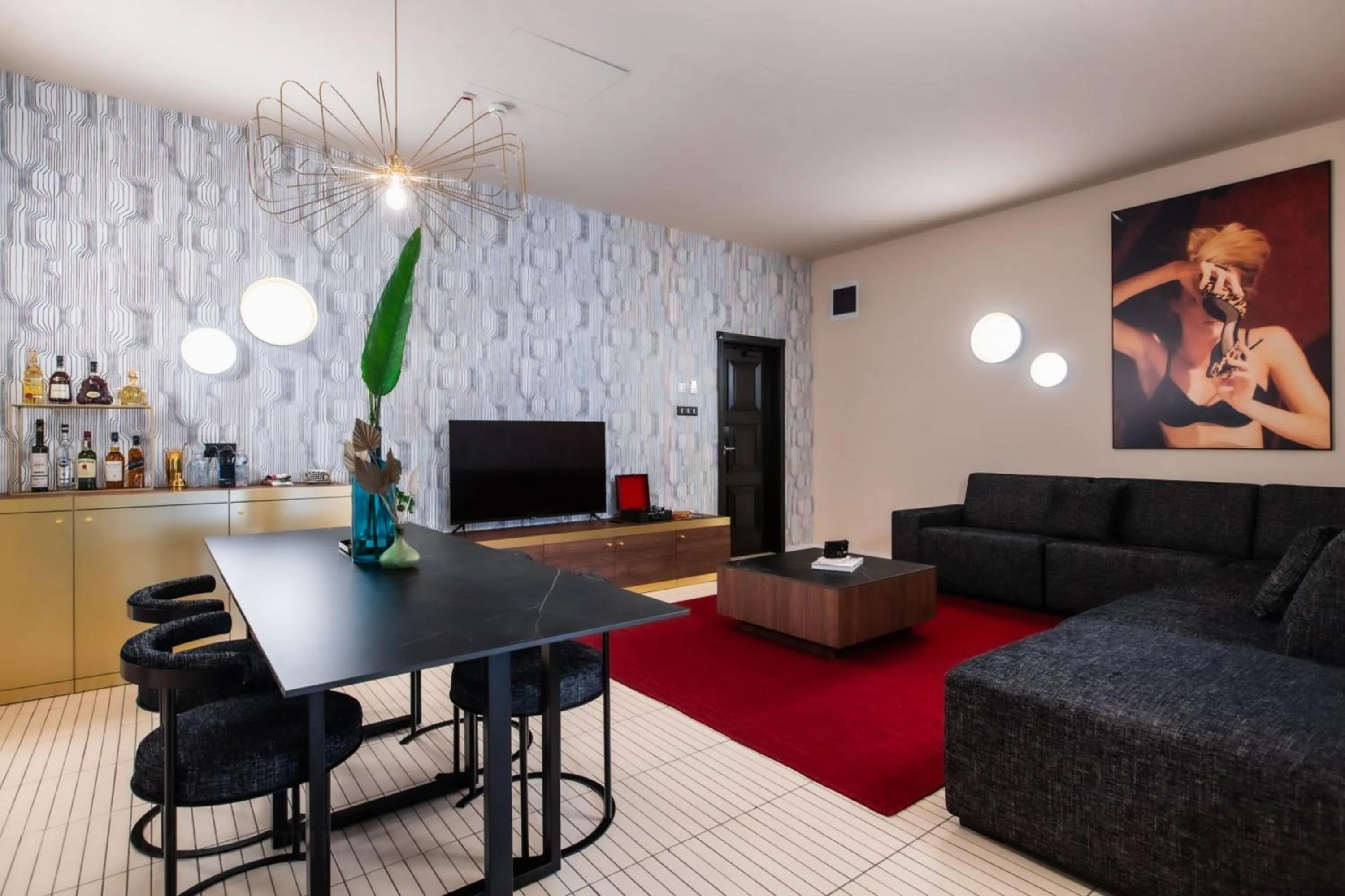 Communal lounge/ TV room in Stories Boutique Hotel