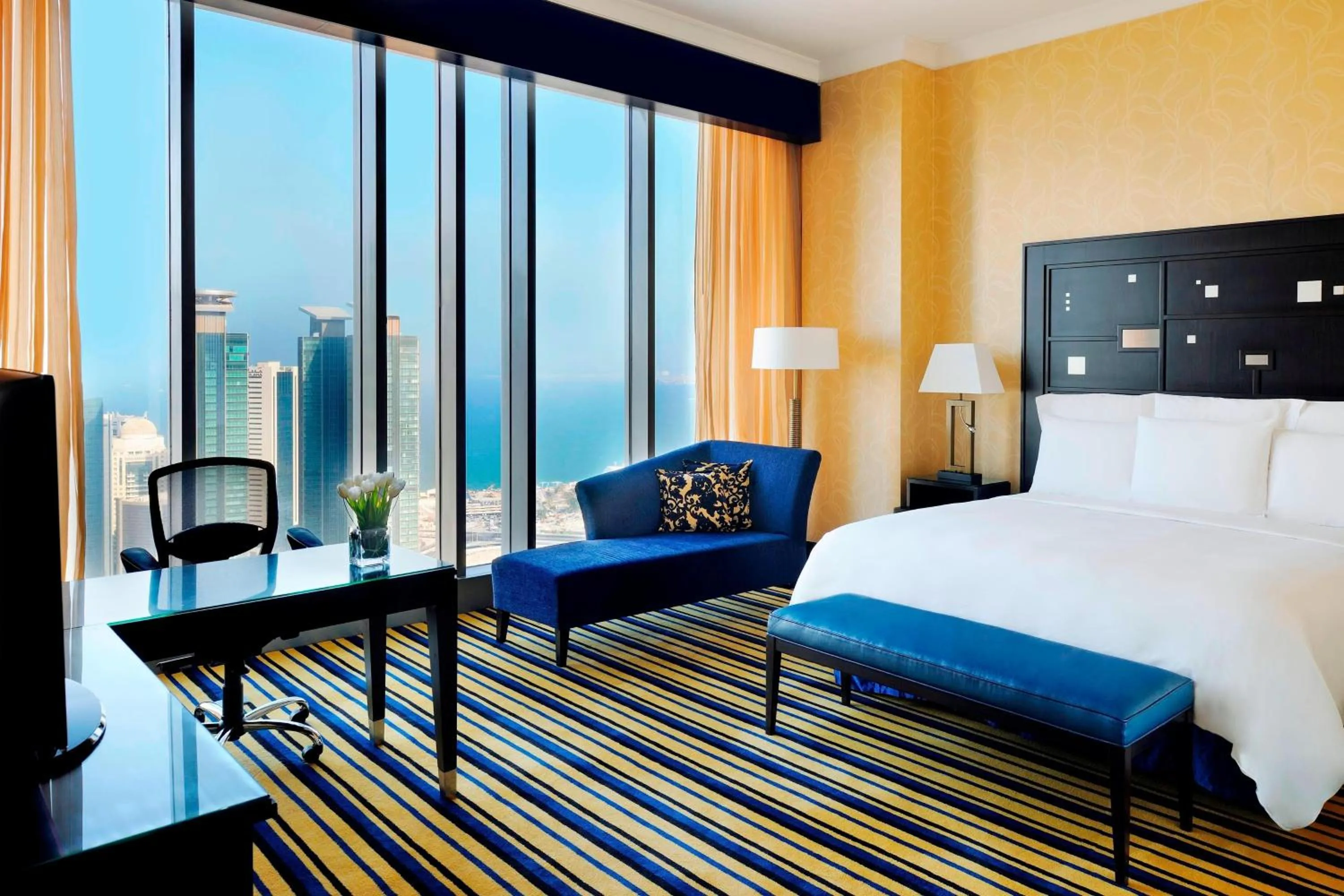 Photo of the whole room, Bed in Marriott Marquis City Center Doha Hotel