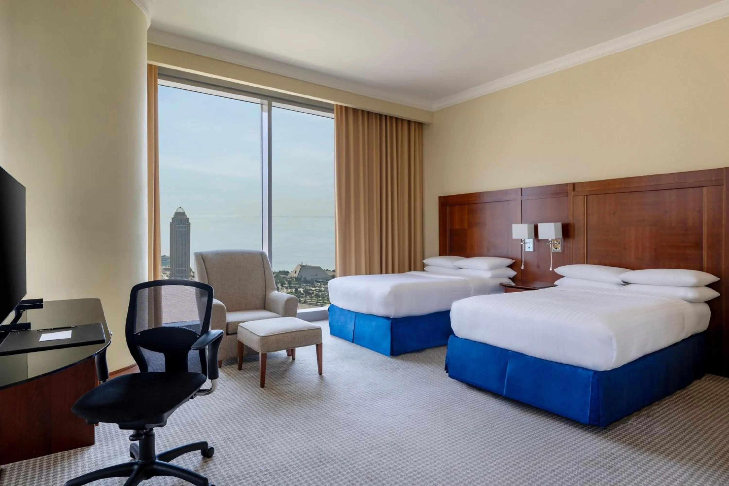 Photo of the whole room, Bed in Marriott Marquis City Center Doha Hotel